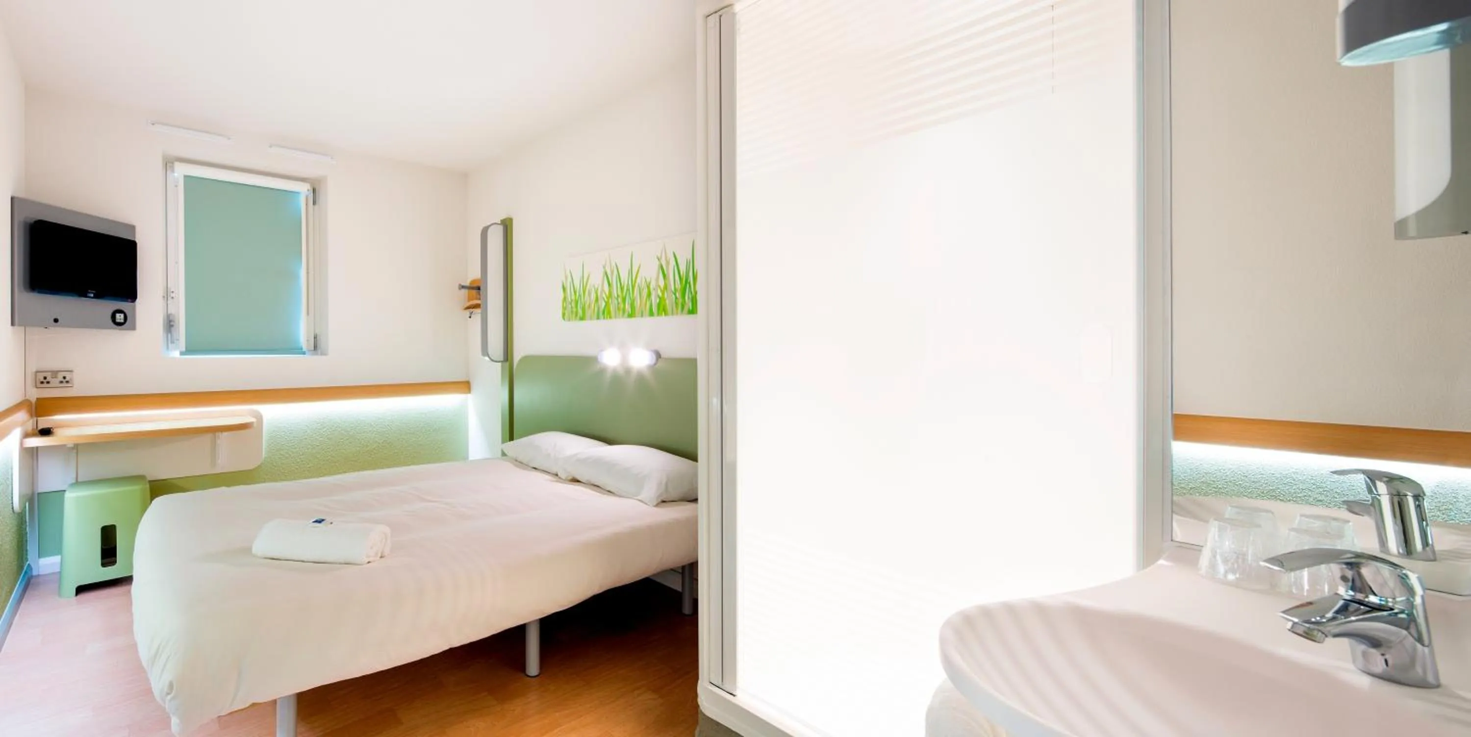 Bedroom, Bed in ibis Budget Manchester Centre Pollard Street