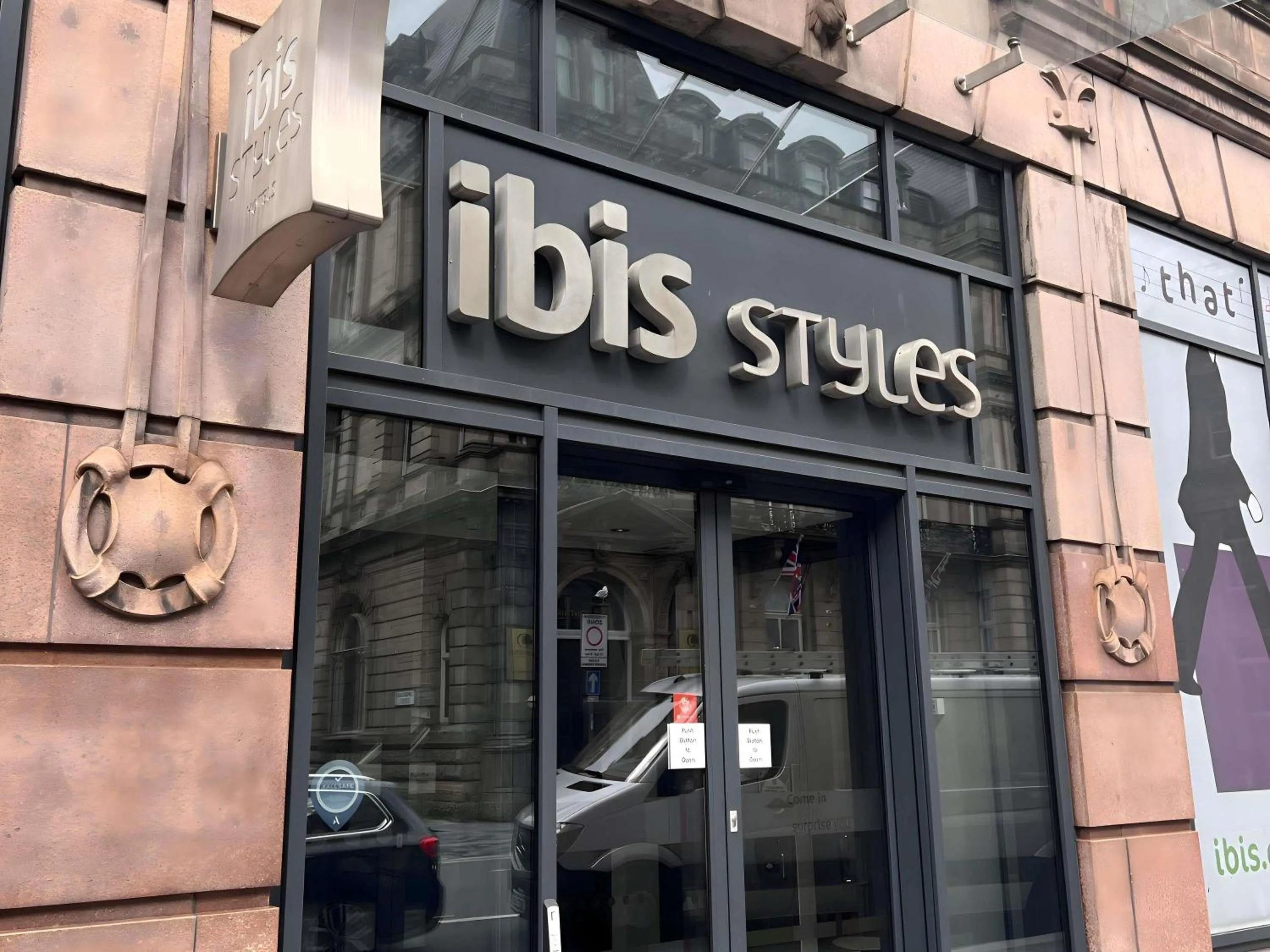 Property building in Ibis Styles Liverpool Centre Dale Street - Cavern Quarter
