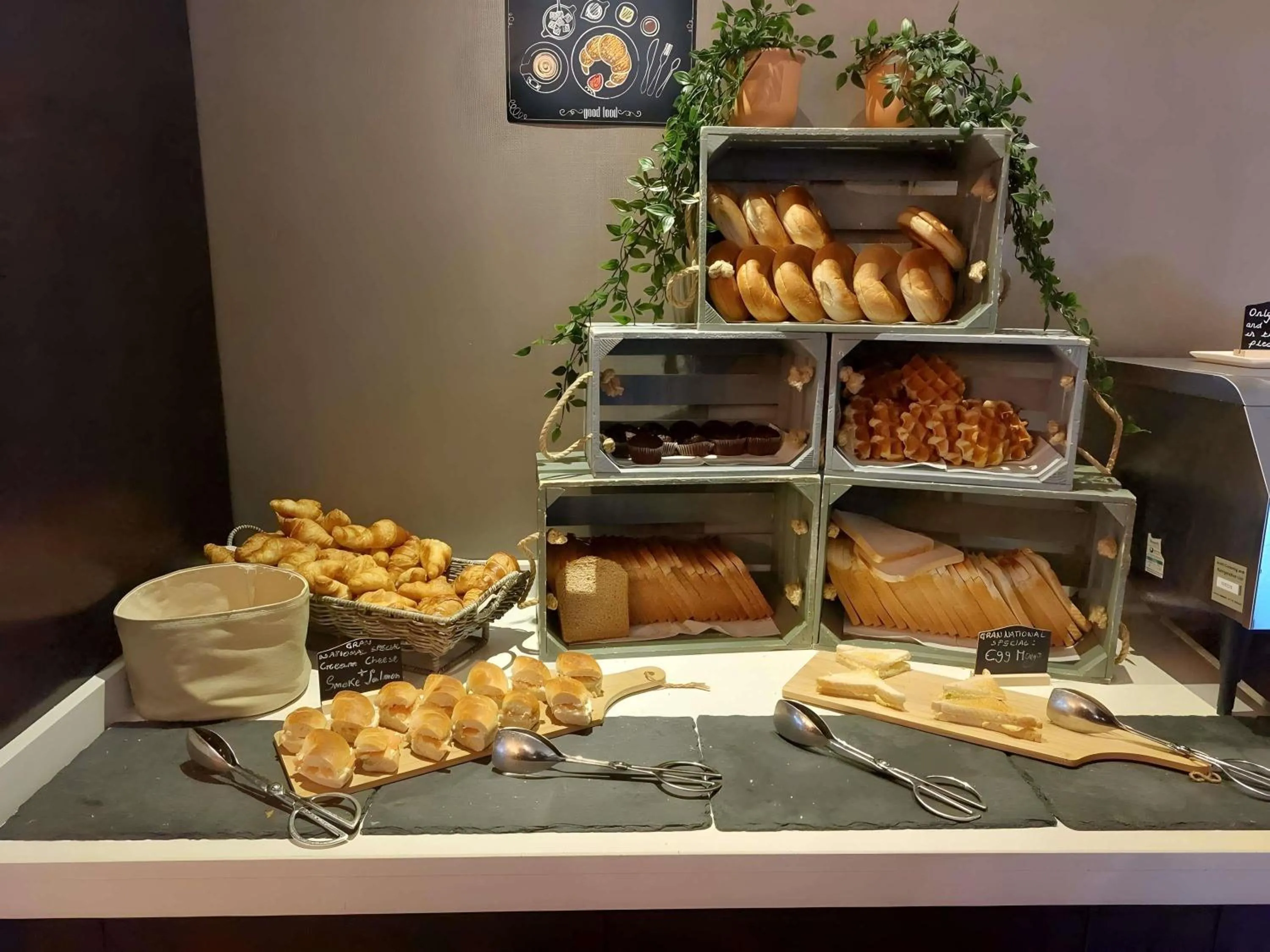 Breakfast in Ibis Styles Liverpool Centre Dale Street - Cavern Quarter