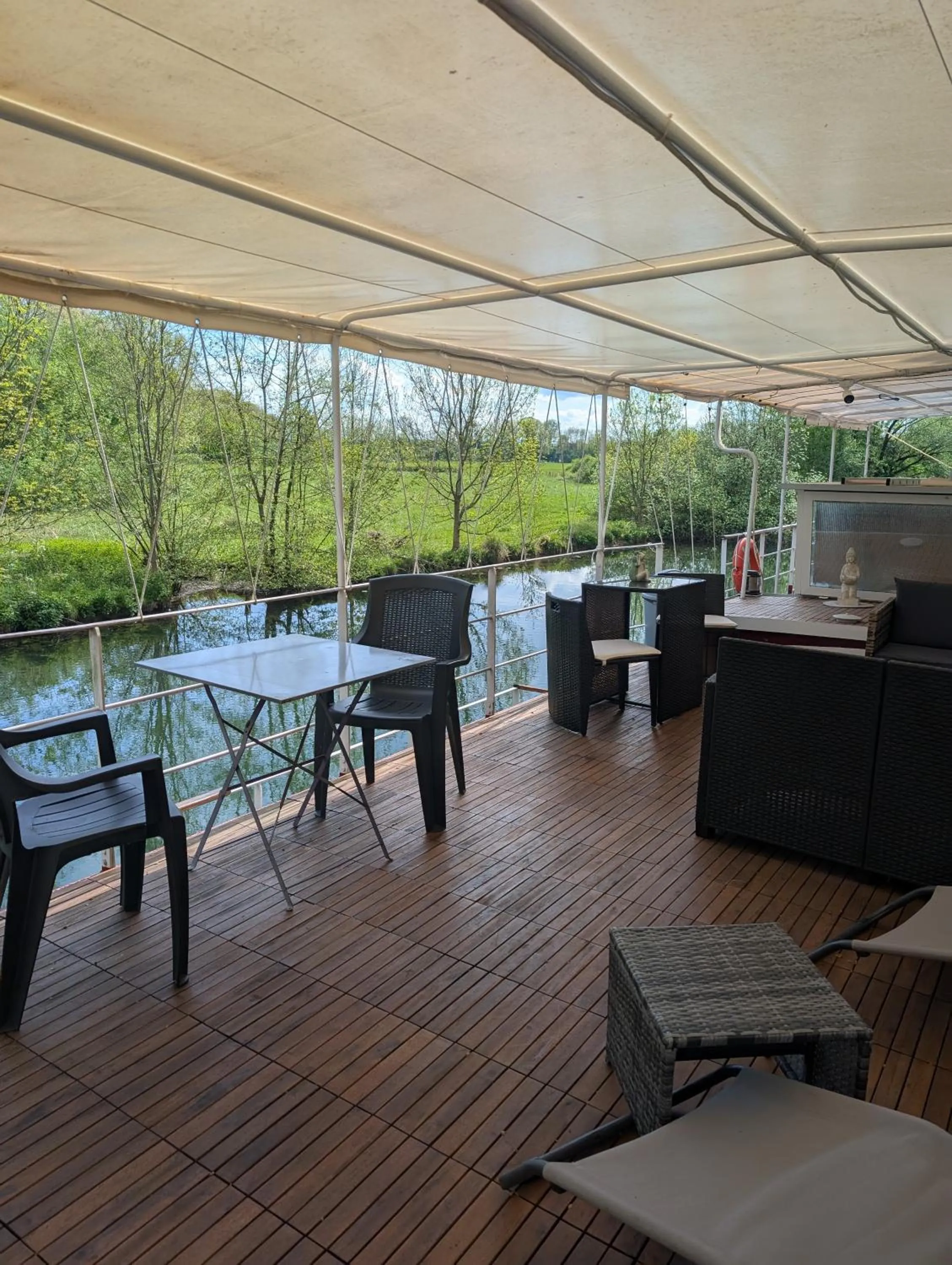 péniche Ino Lefkothea II chambre d'hôtes