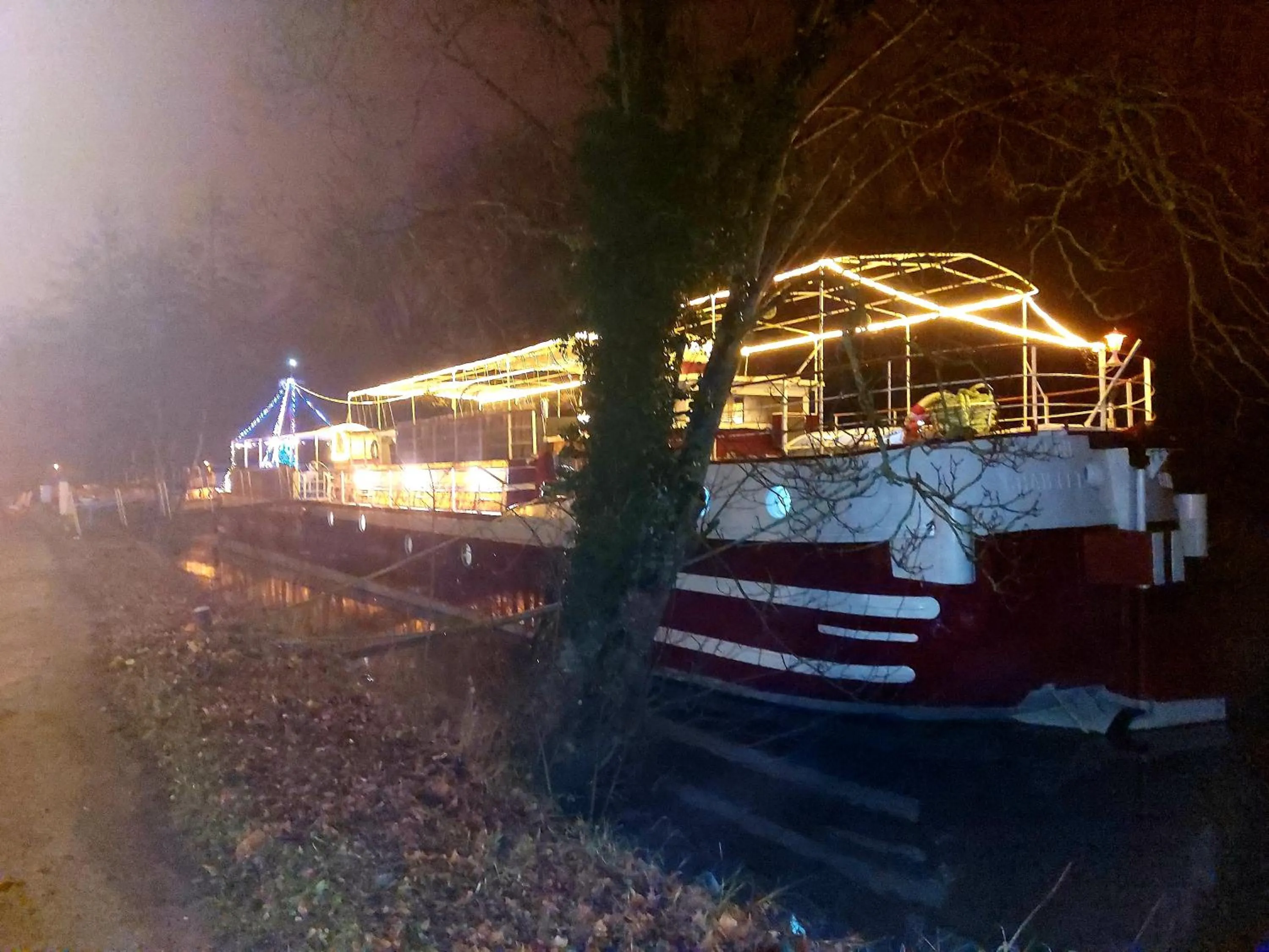 péniche Ino Lefkothea II chambre d'hôtes