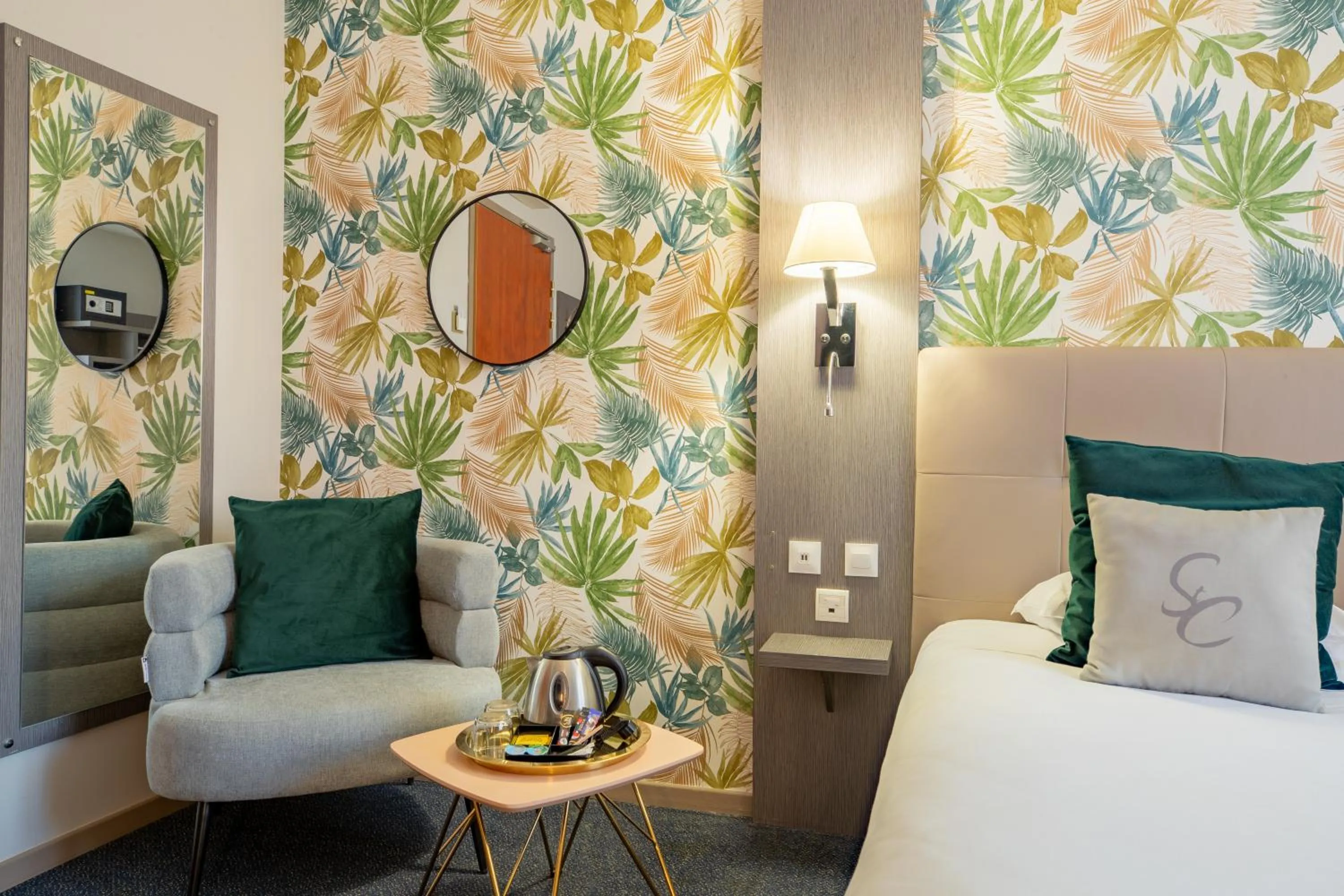 Bed in Best Western Hotel Saint Claude