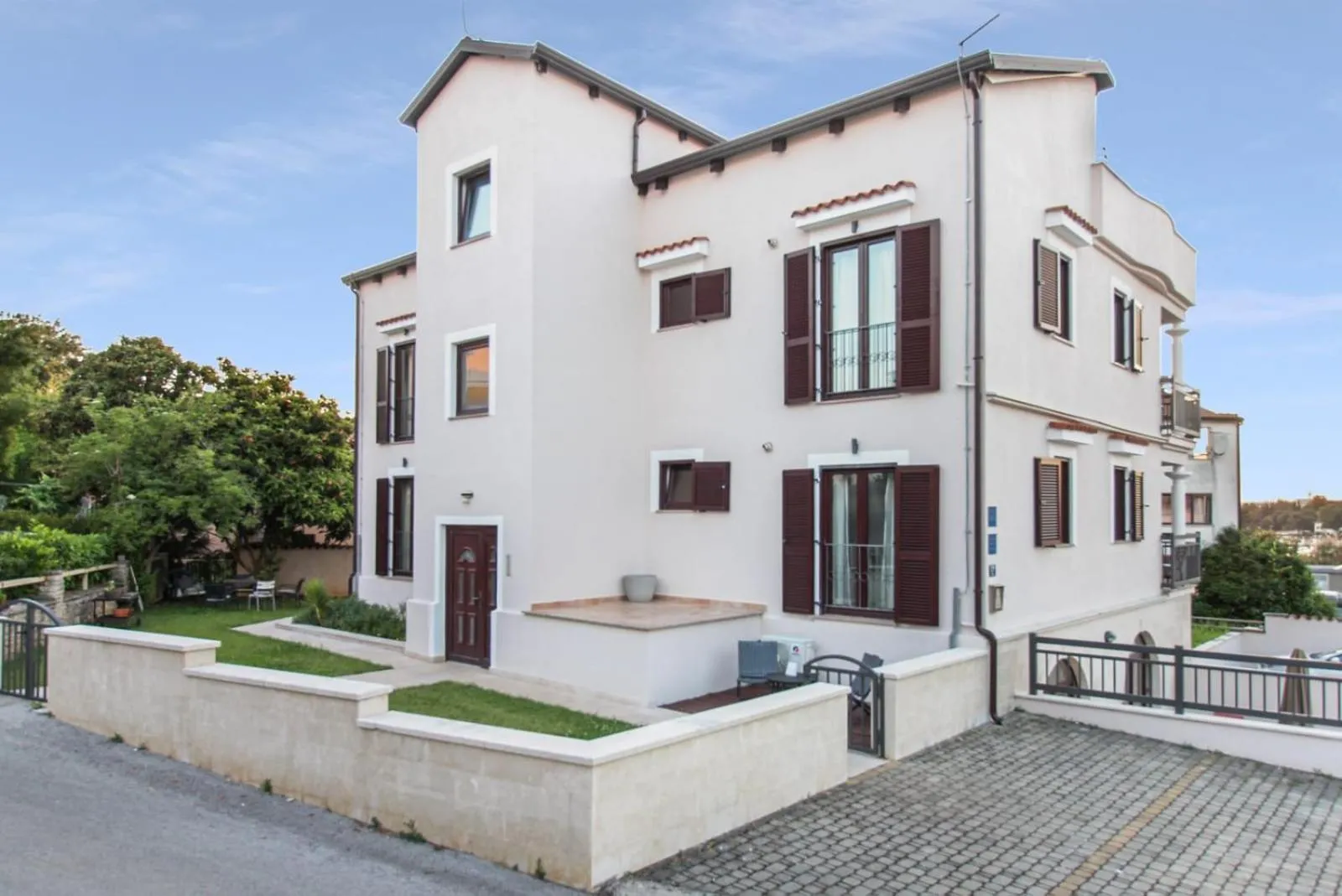 Facade/entrance in Apartments Villa Alba