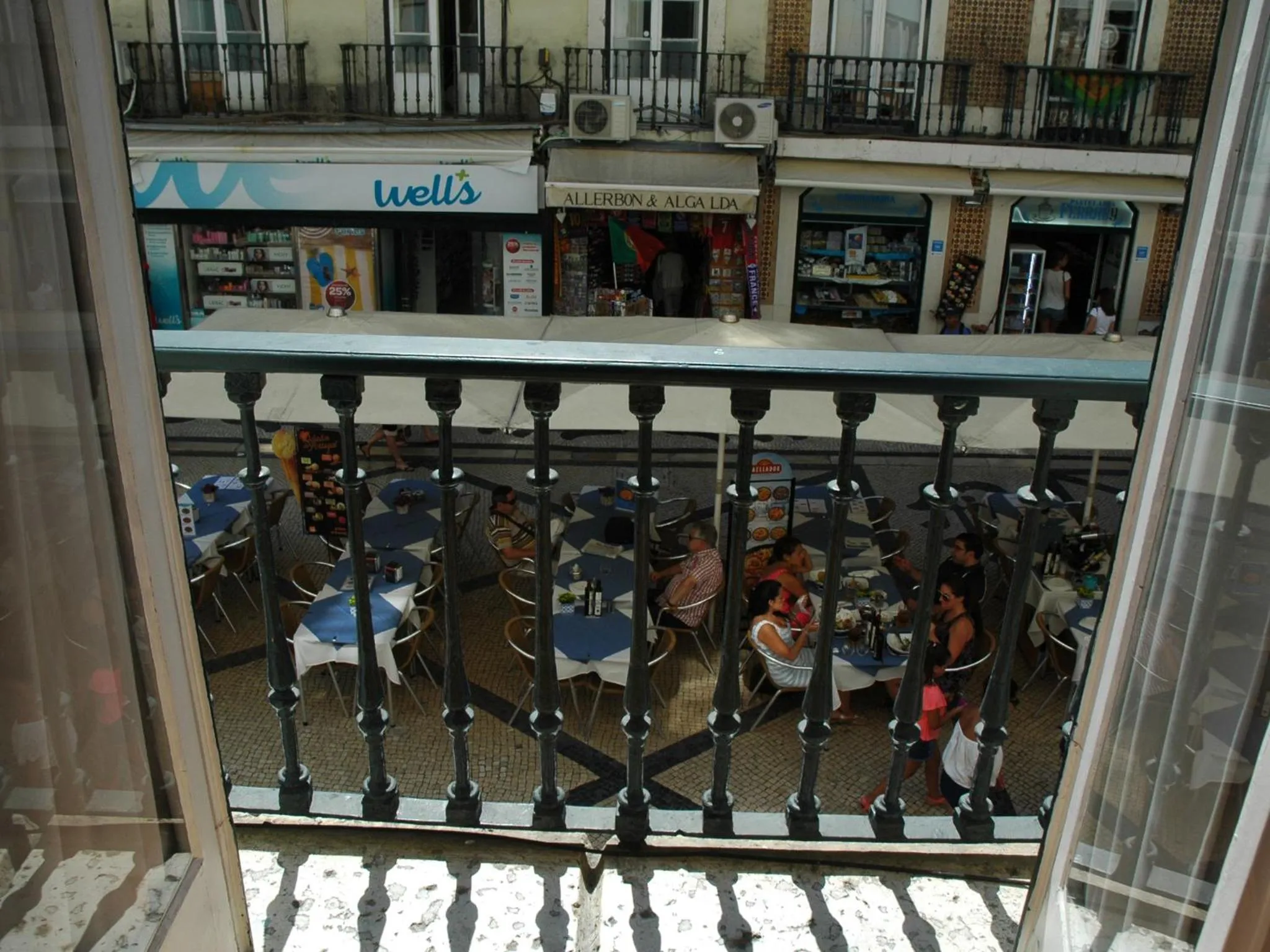 Restaurant/places to eat in City Center Guest House