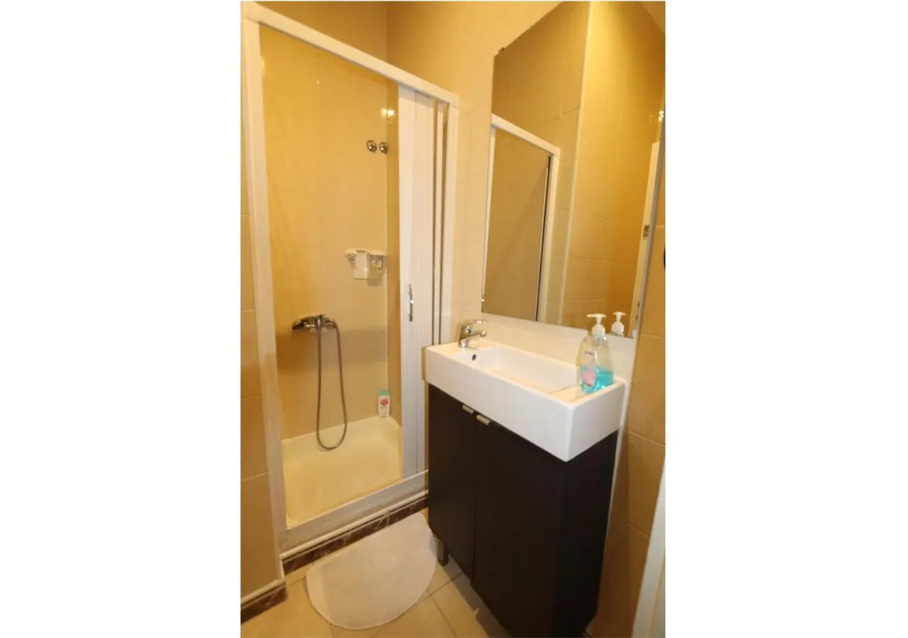 Shower in City Center Guest House