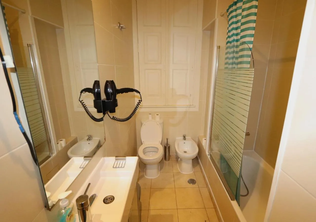 Bathroom in City Center Guest House