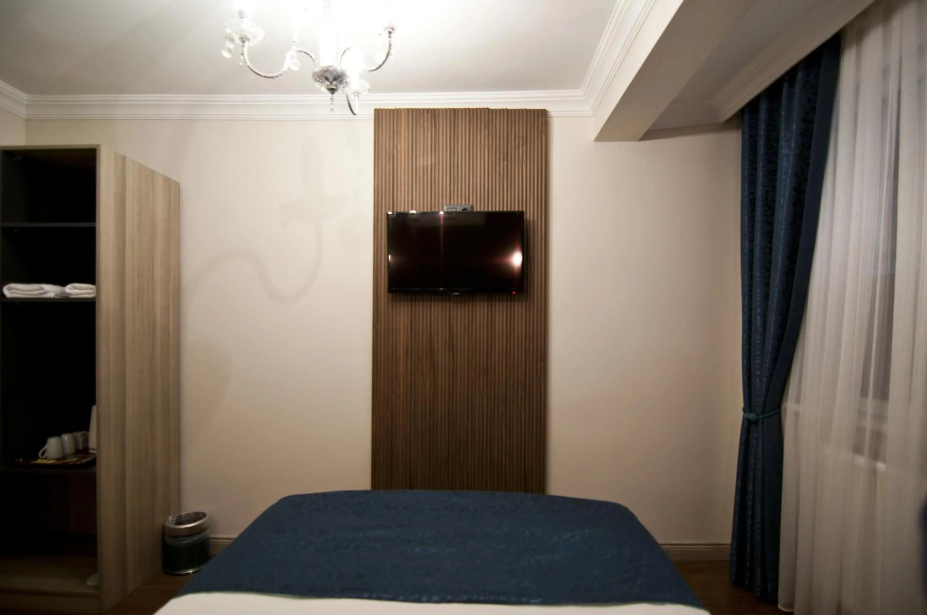 Photo of the whole room, Bed in Genius Hotel Istanbul