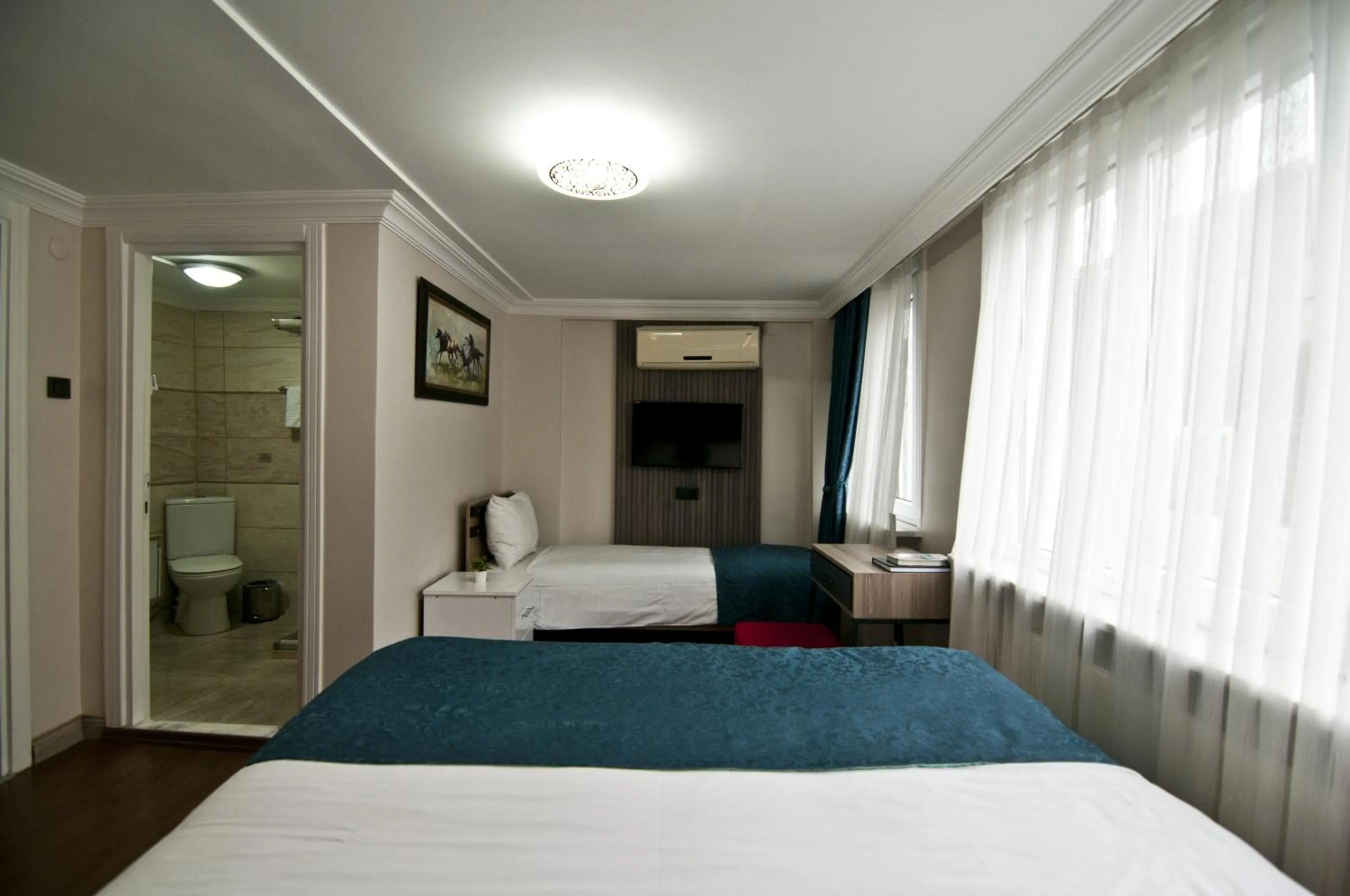 Bed in Genius Hotel Istanbul