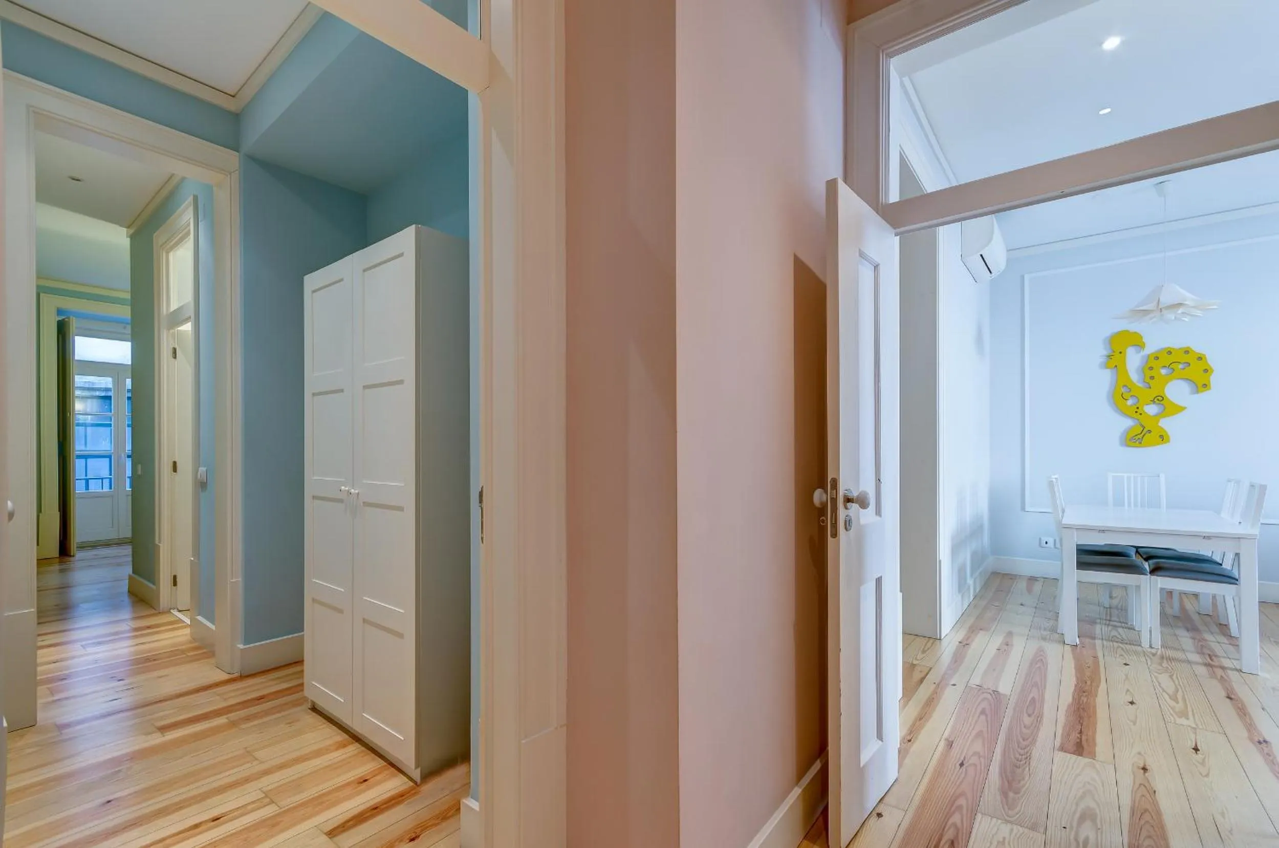 Dining area in Casas da Baixa - Jules & Madeleine