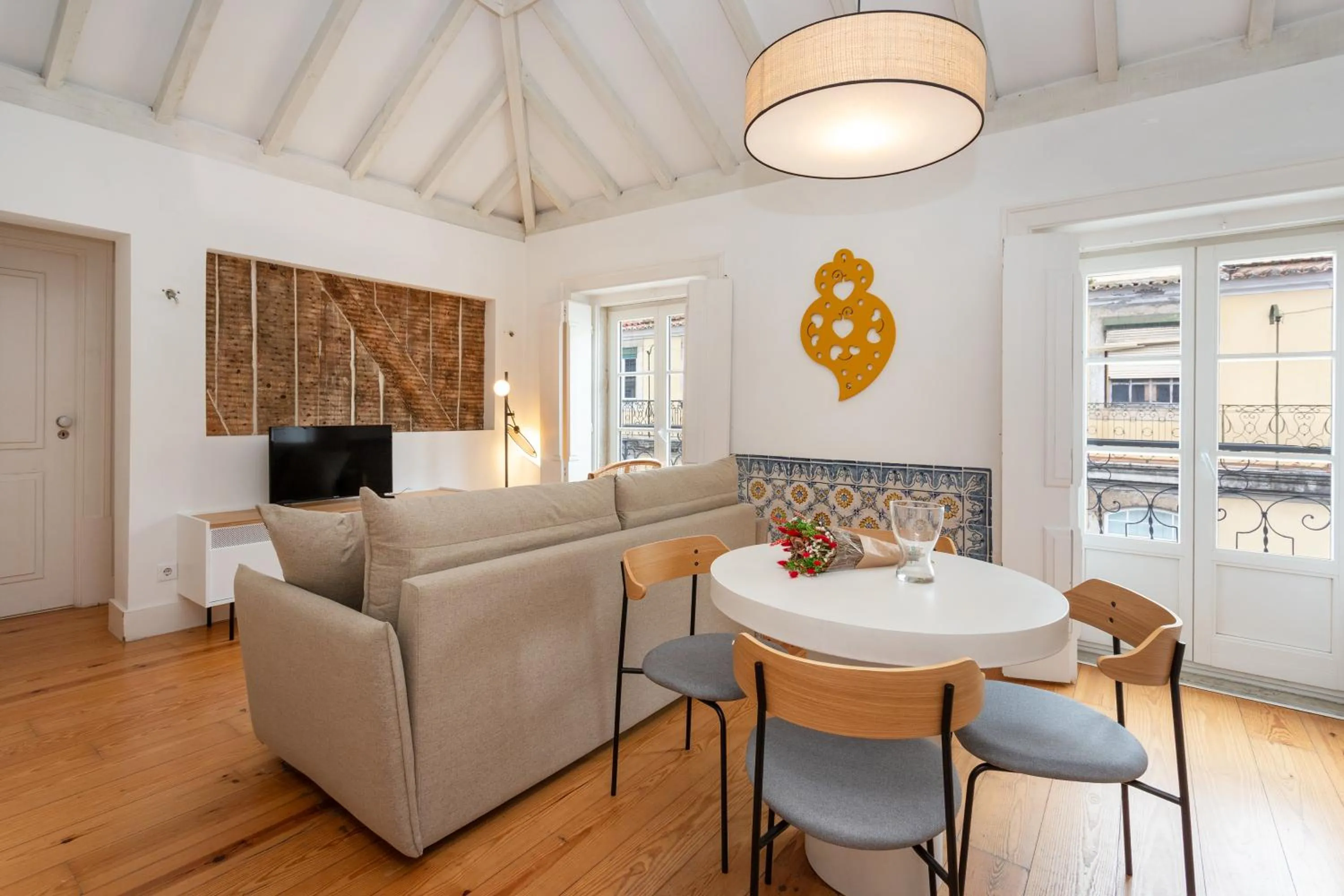 TV and multimedia in Casas da Baixa - Jules & Madeleine