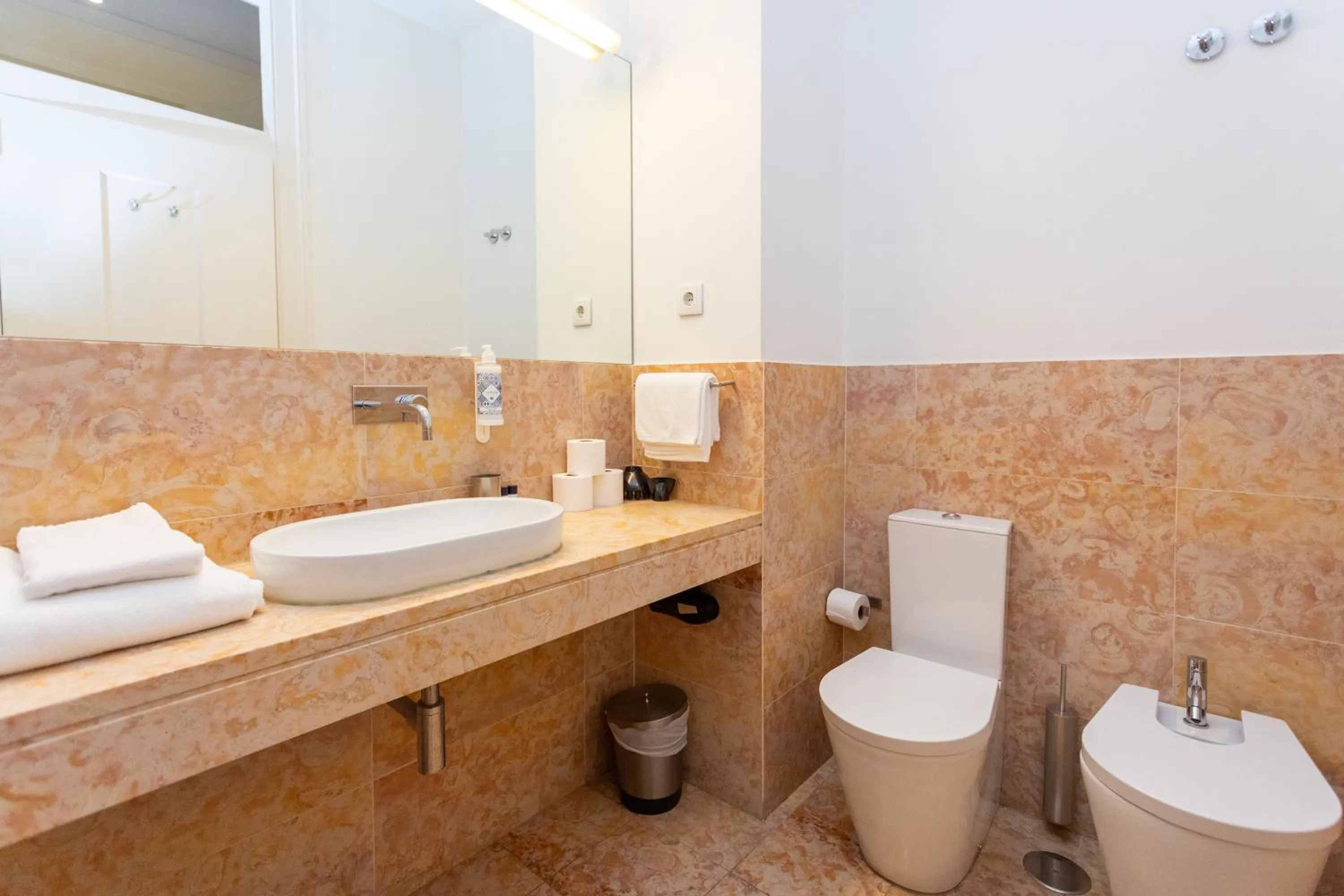 Bathroom in Casas da Baixa - Jules & Madeleine