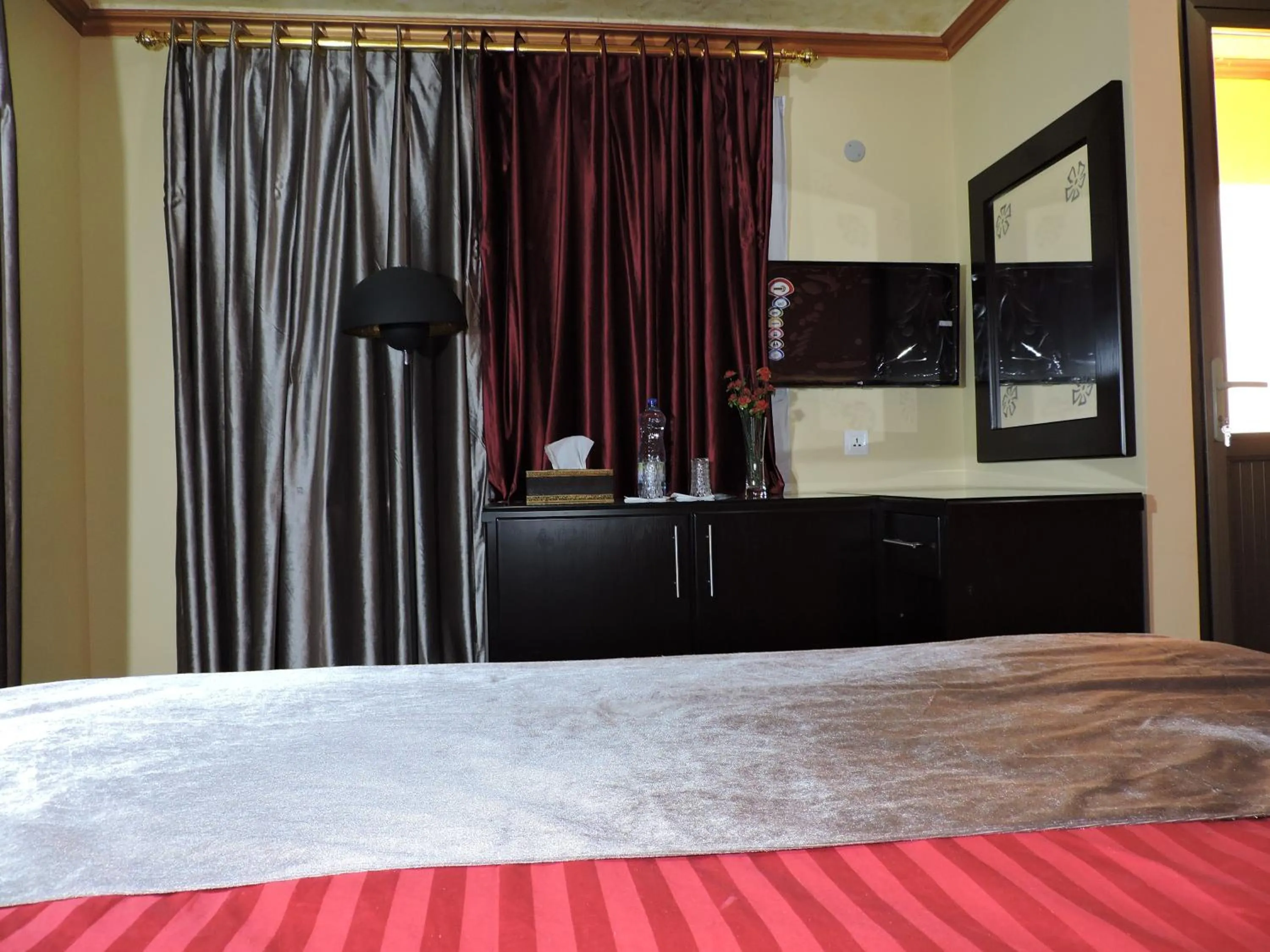 Bedroom, Bed in Valentine Inn Luxury