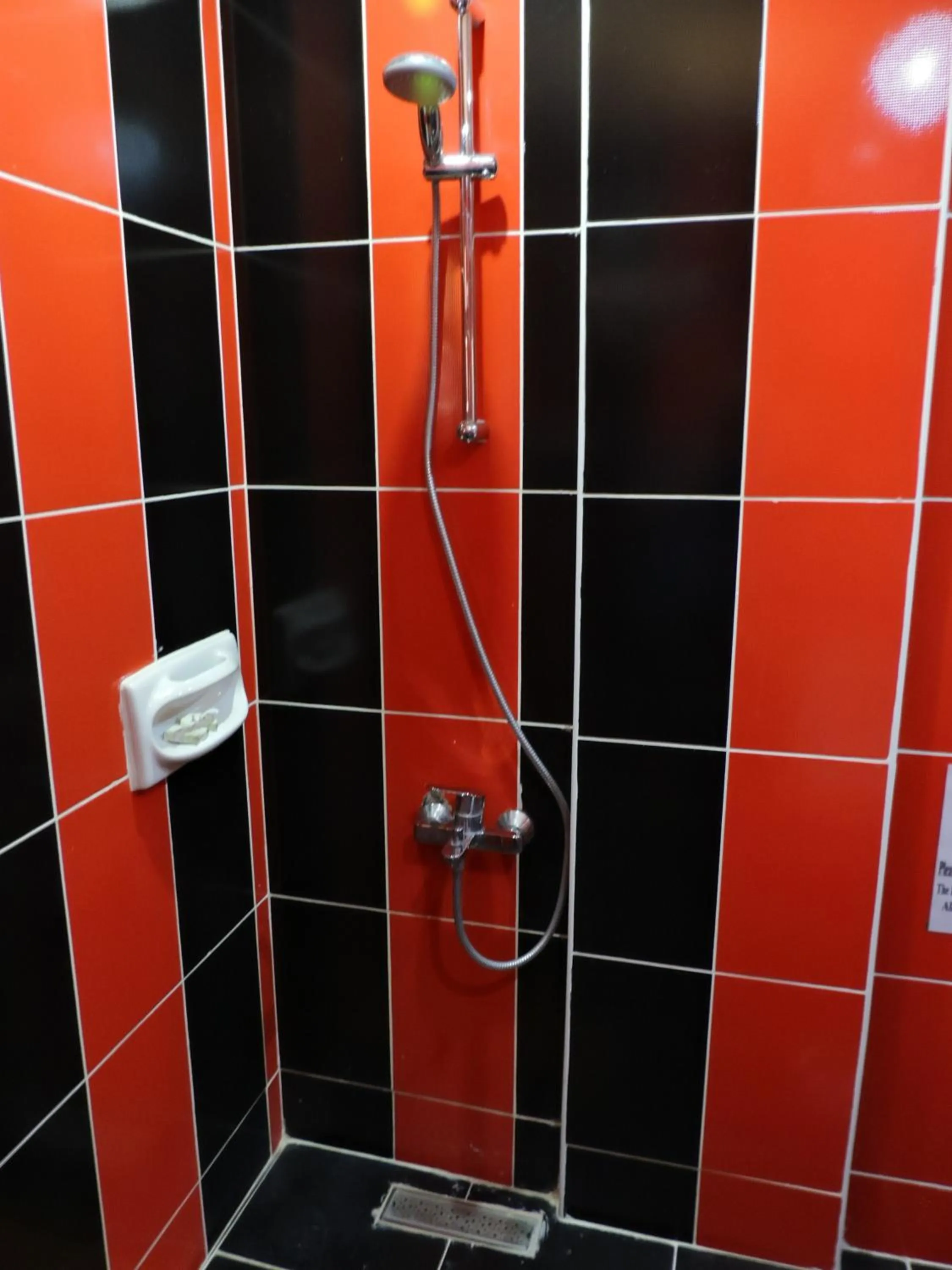 Shower in Valentine Inn Luxury