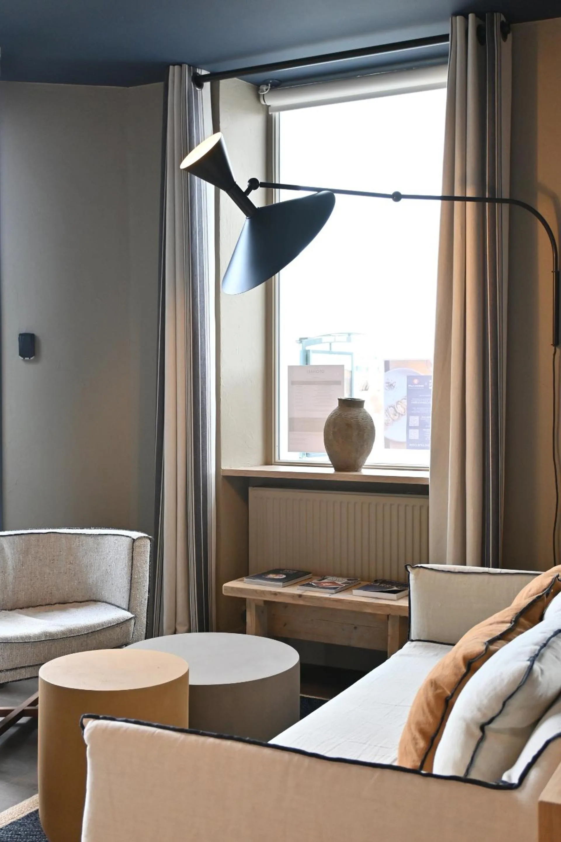 Facade/entrance, Bed in Otonali Hôtel by Breizh Café