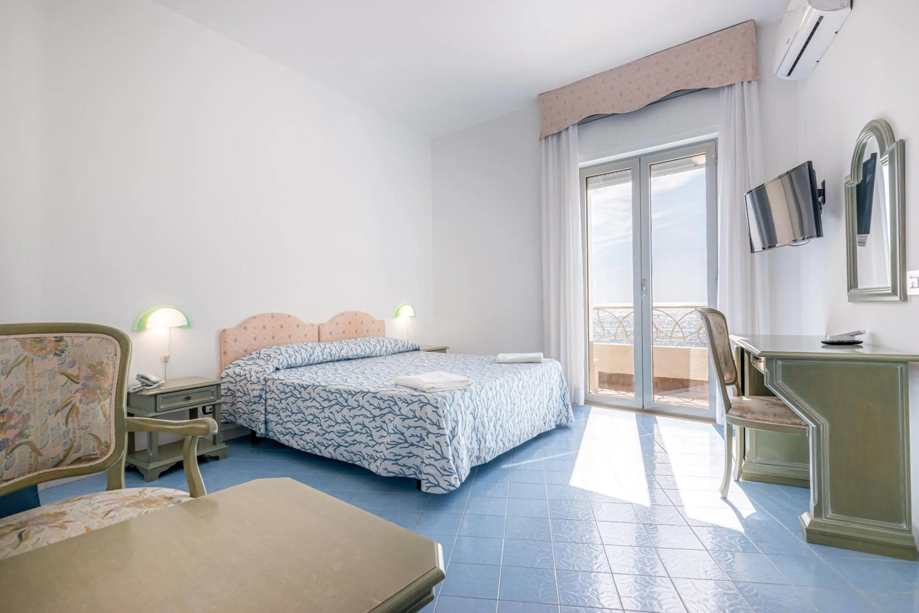 Bedroom, Bed in Hotel Poseidon