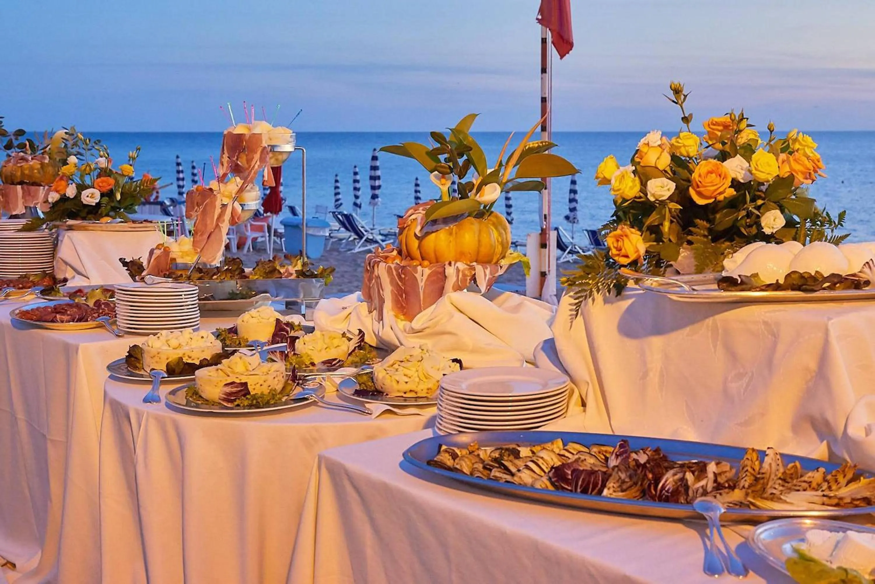 Food and drinks in Hotel Poseidon