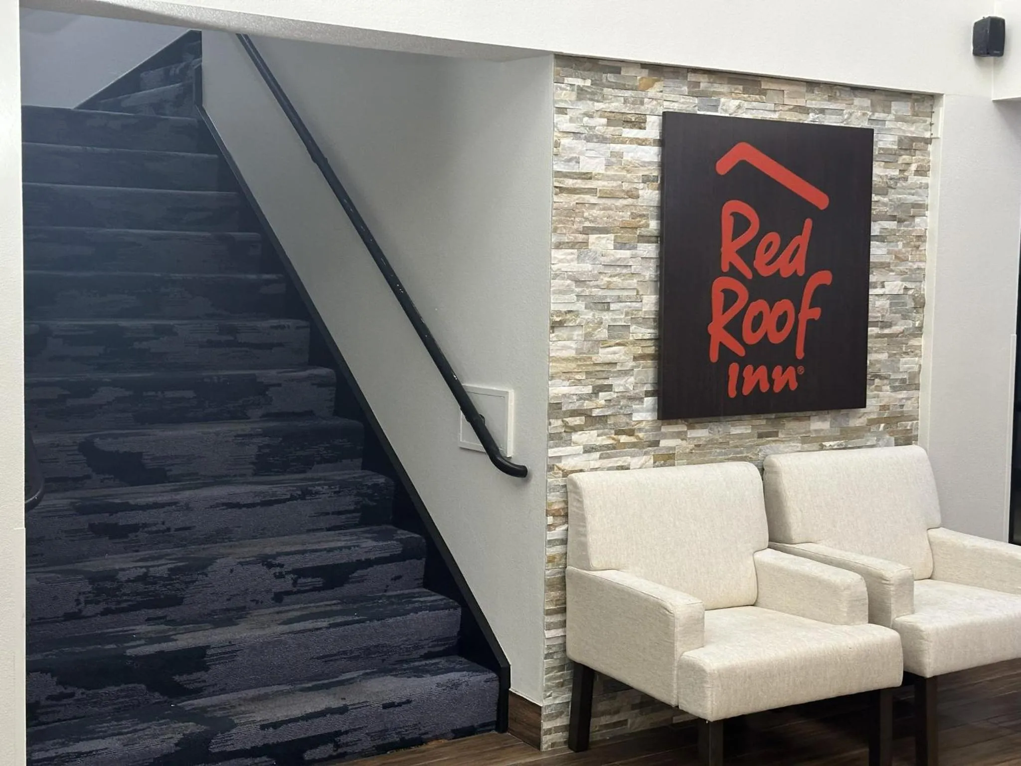 Lobby or reception in Red Roof Inn & Suites Middleborough