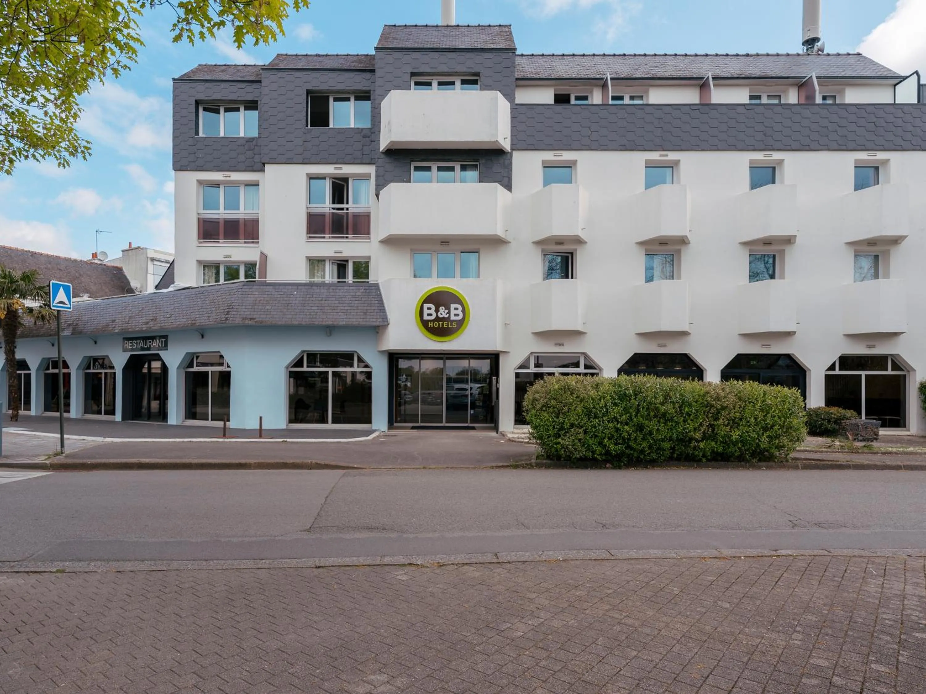 Property building in B&B HOTEL Lorient Ploemeur