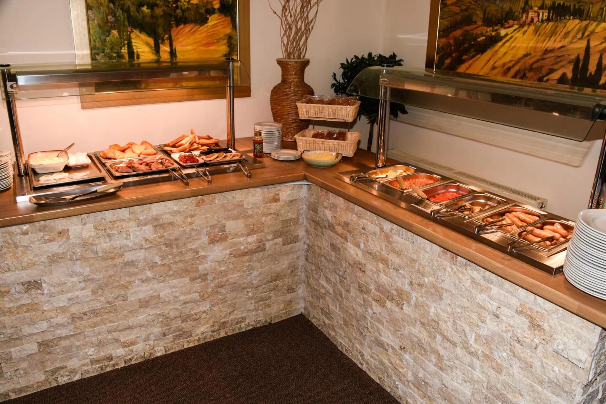 Buffet breakfast in Stuart hotel