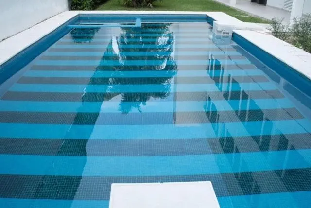 Swimming pool in Hotel Noor