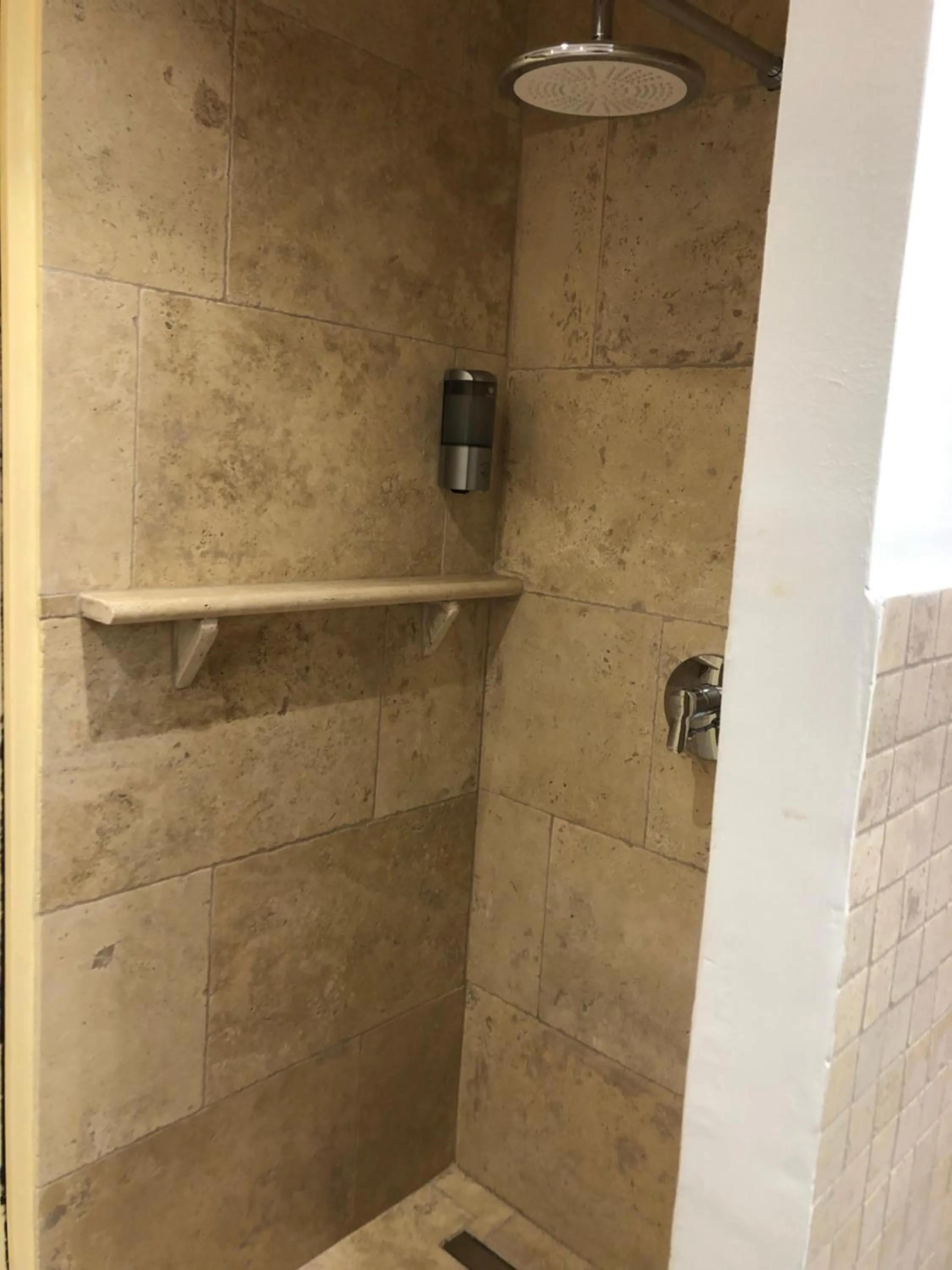 Bathroom in Casa di Floumy