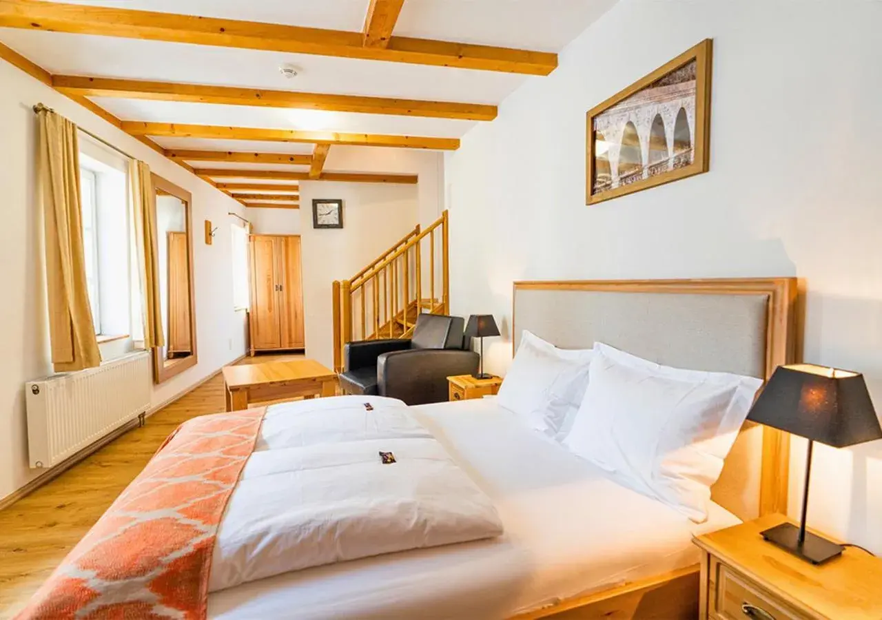 Deluxe Queen Room in Hotel Hahnmühle 1323 Deluxe Queen Room in Hotel Hahnmühle 1323