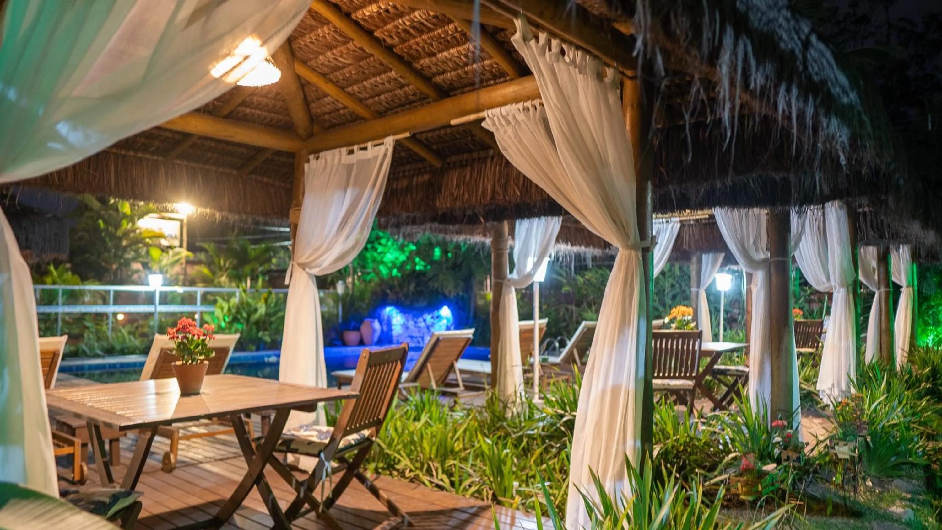 Swimming pool in Pousada Canoa Caiçara Ilhabela