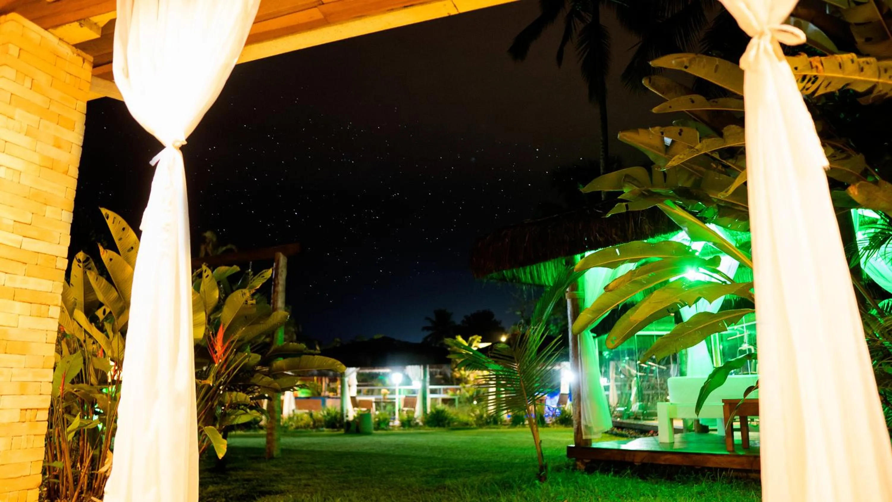 Garden view in Pousada Canoa Caiçara Ilhabela