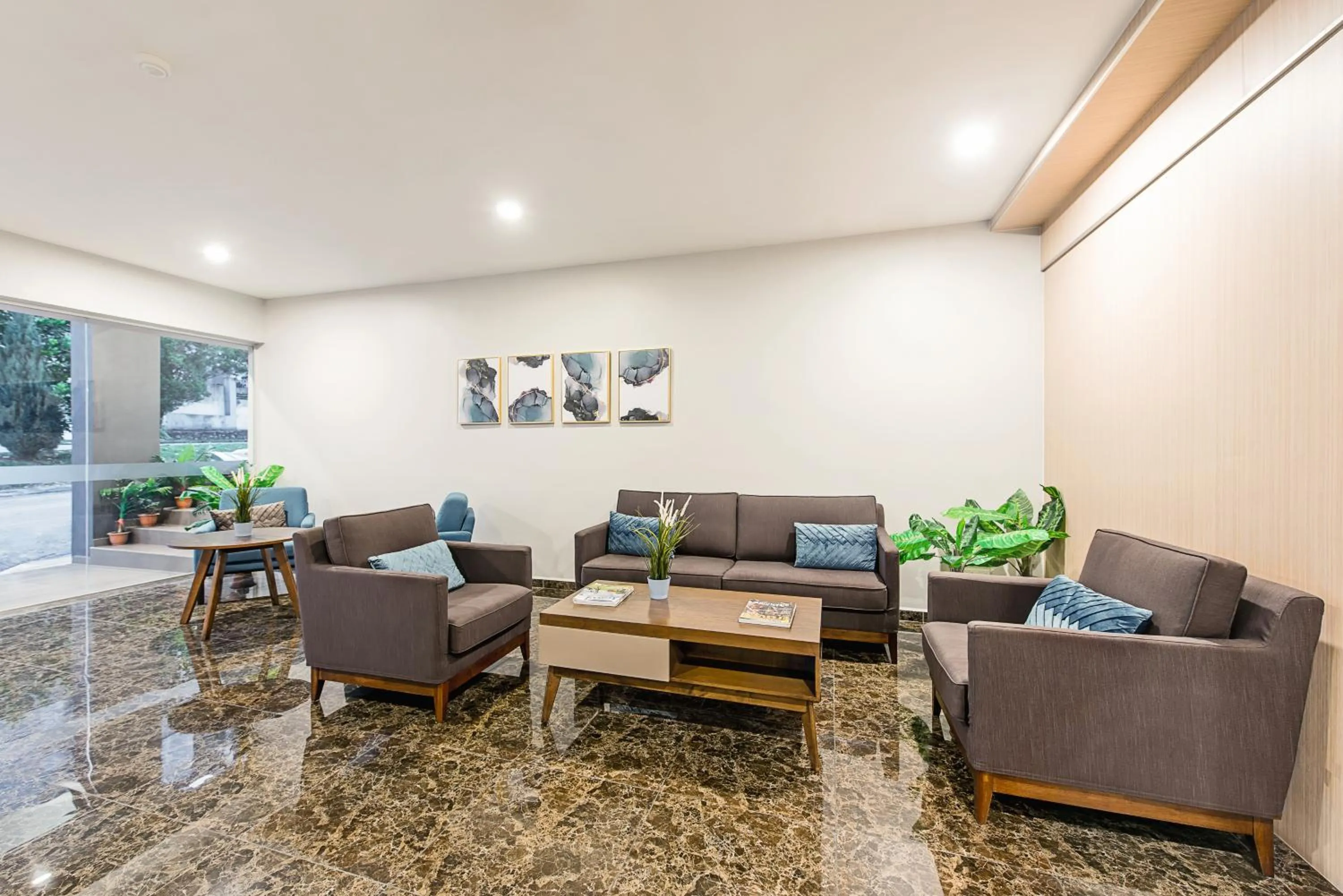 Seating area in Hako Hotel Taman U