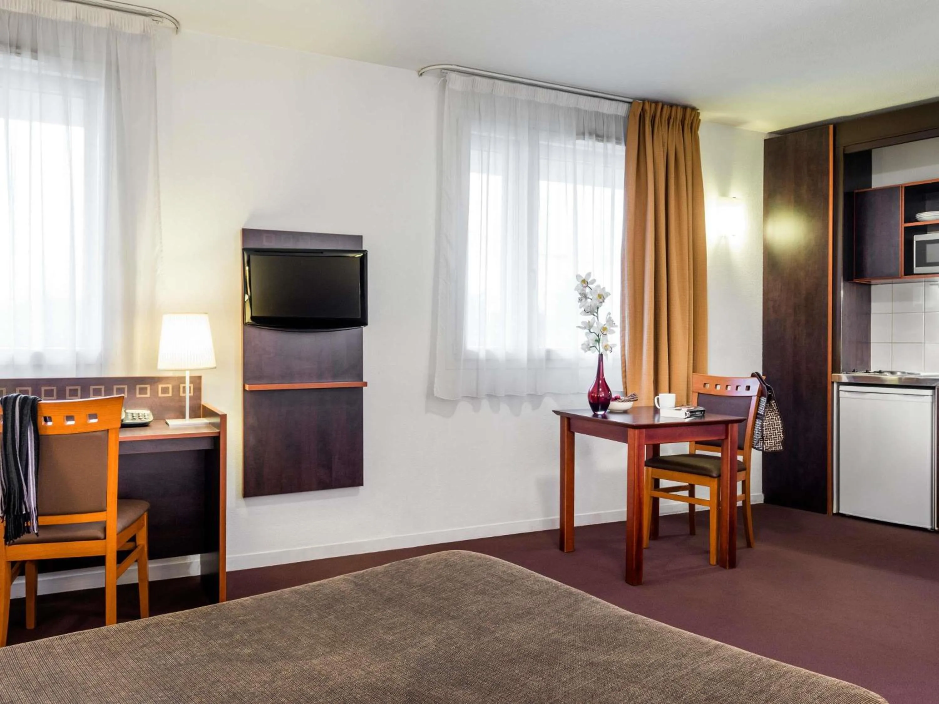 Bedroom, Bed in Aparthotel Adagio Access Paris Porte De Charenton