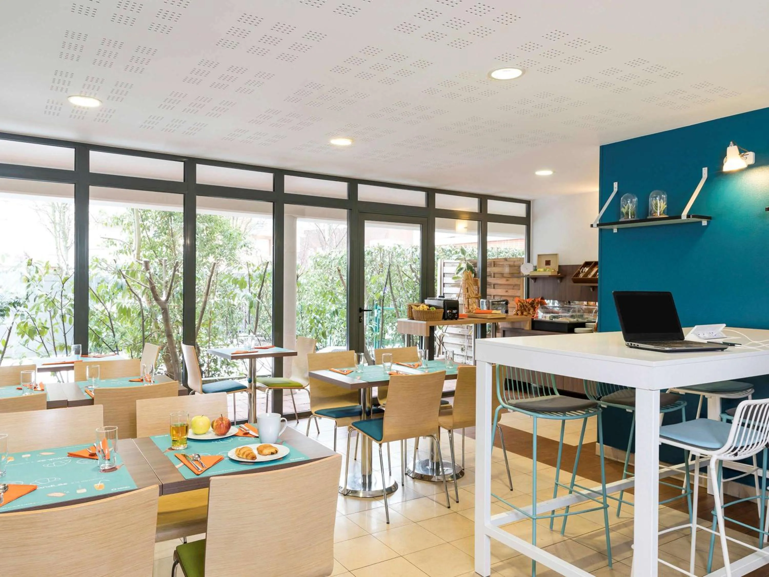 Restaurant/places to eat in Aparthotel Adagio Access Paris Clamart