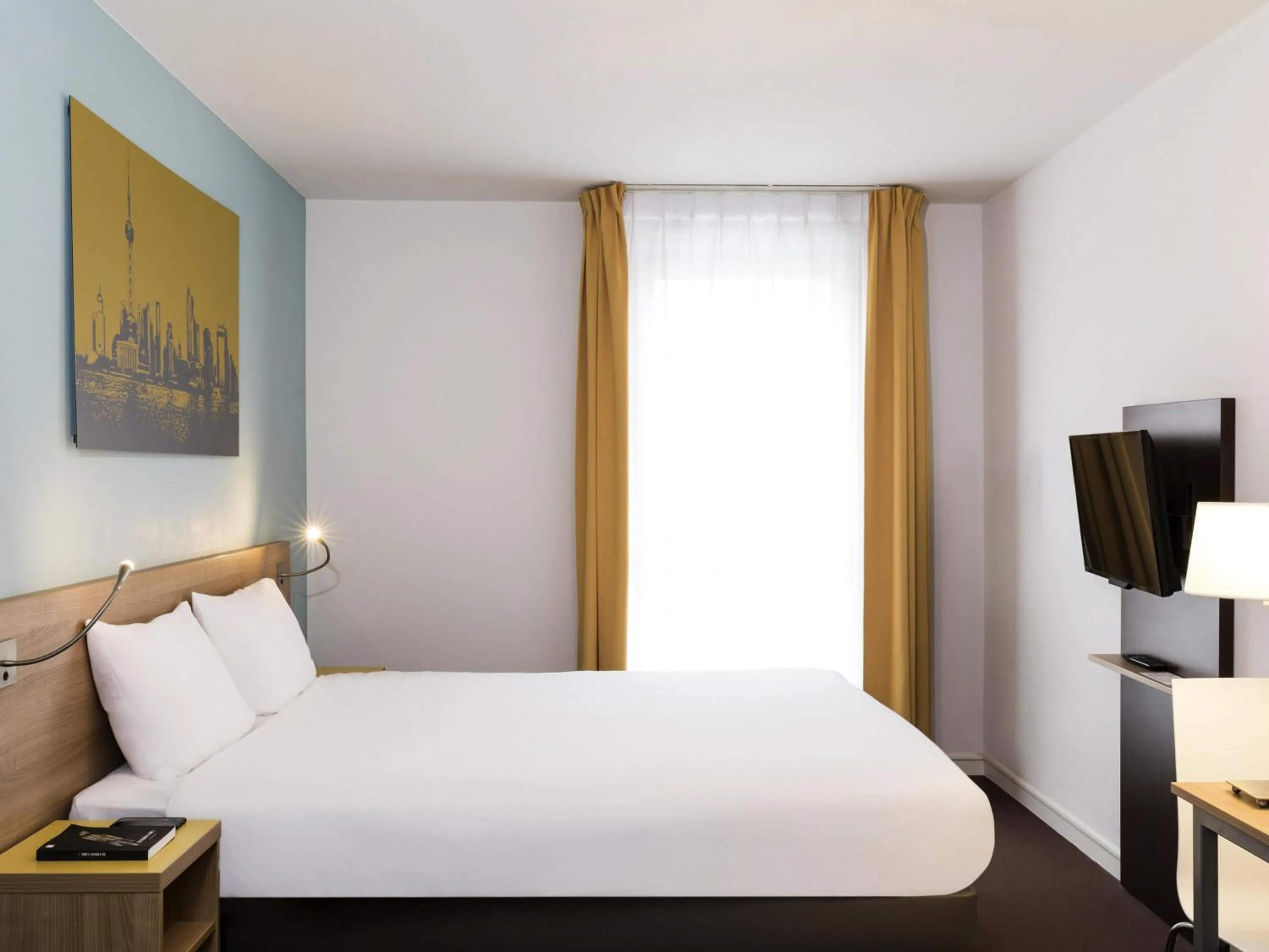 Bedroom, Bed in Aparthotel Adagio Access Paris Clamart