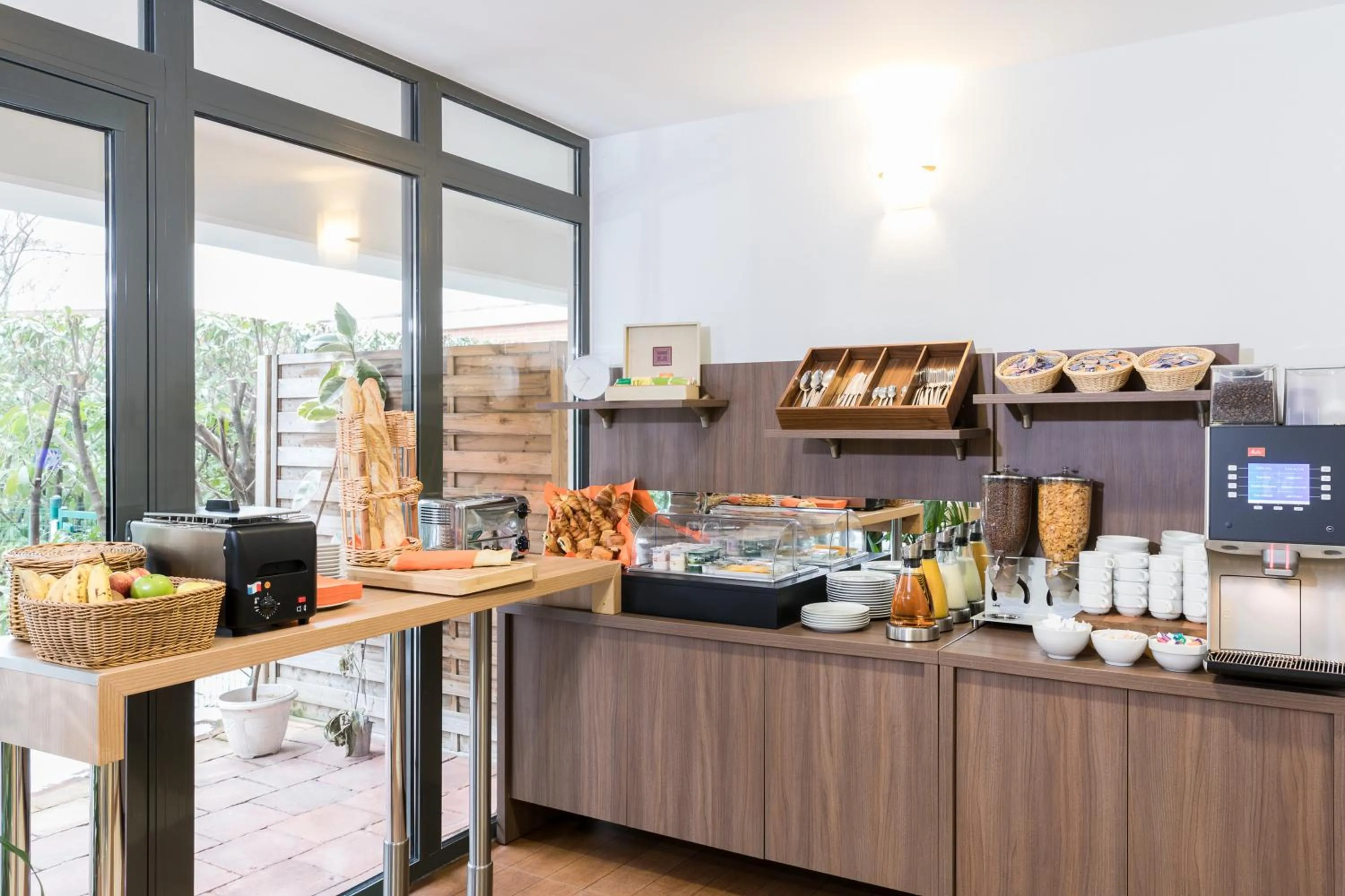 Buffet breakfast in Aparthotel Adagio Access Paris Clamart