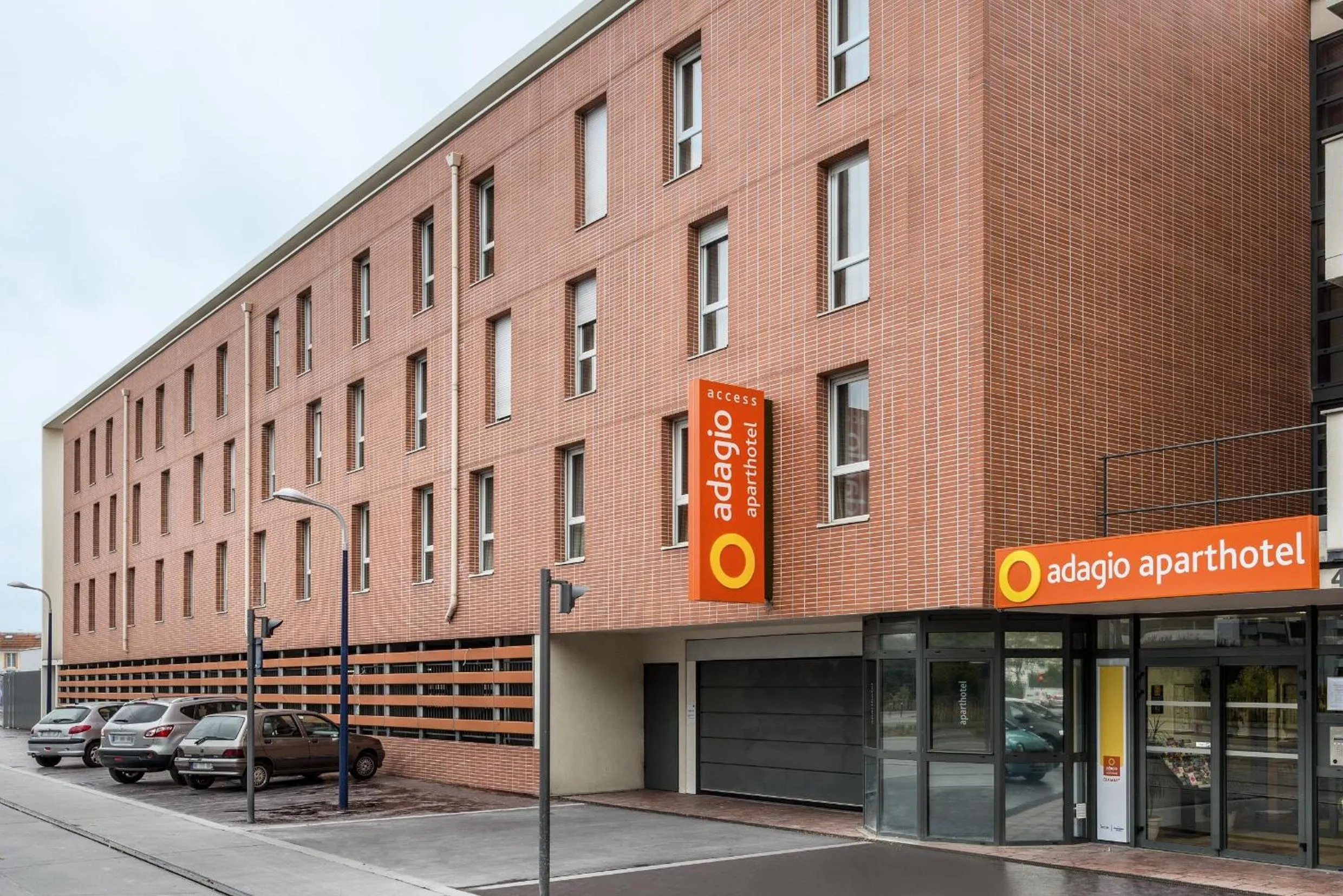 Facade/entrance in Aparthotel Adagio Access Paris Clamart