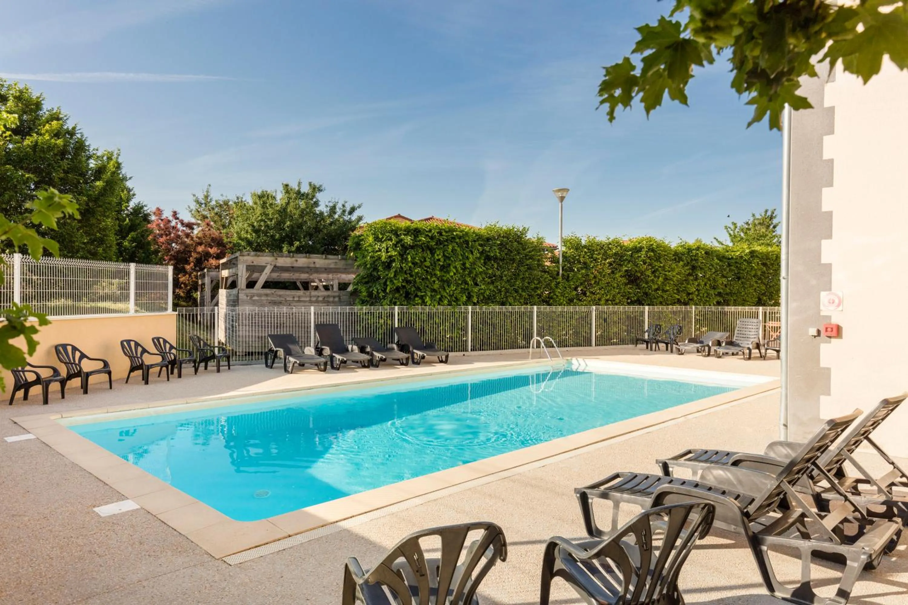 Swimming pool in Garden & City Clermont-Ferrand - Gerzat