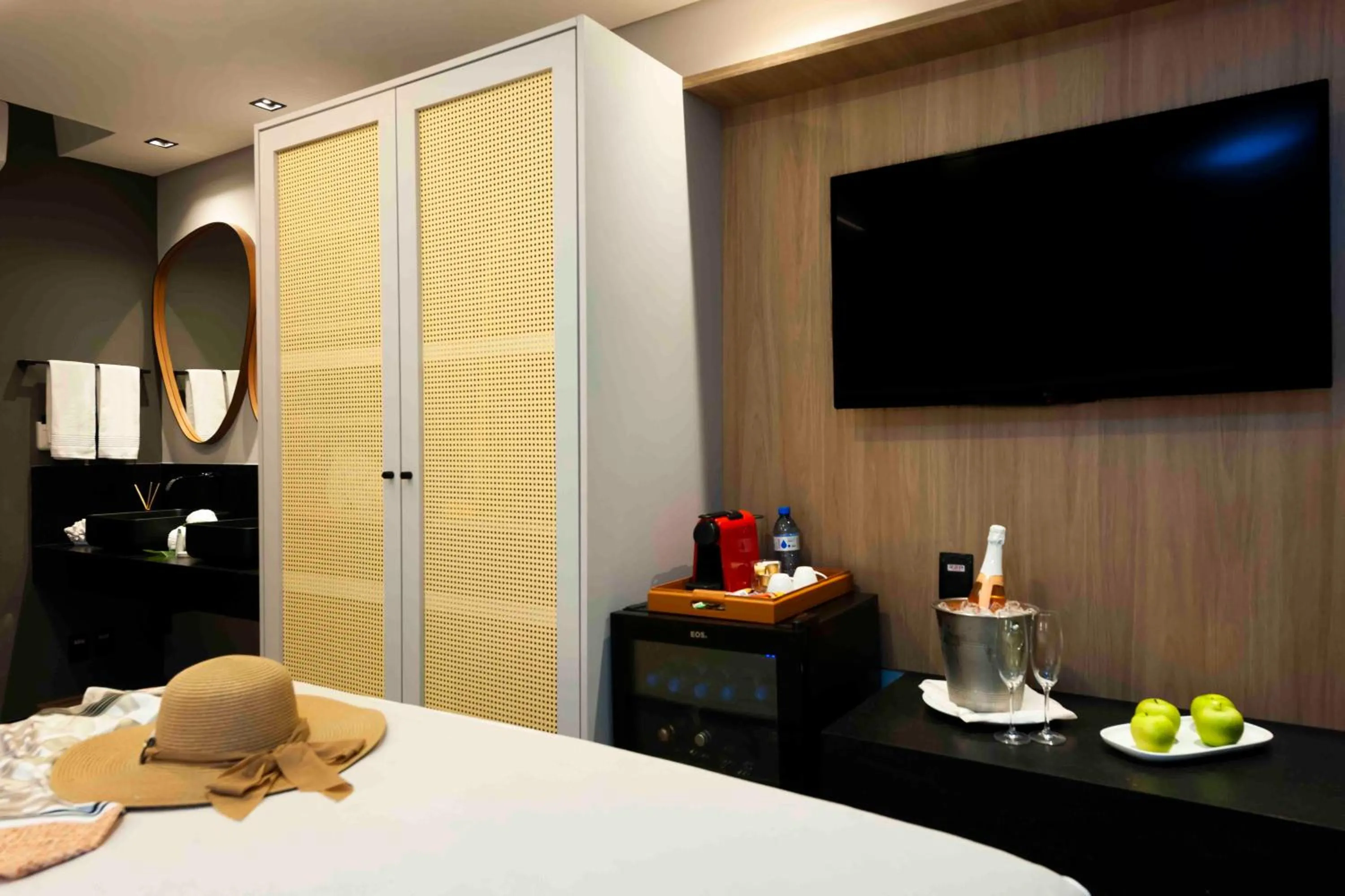 microwave, Bed in Pousada Antonella