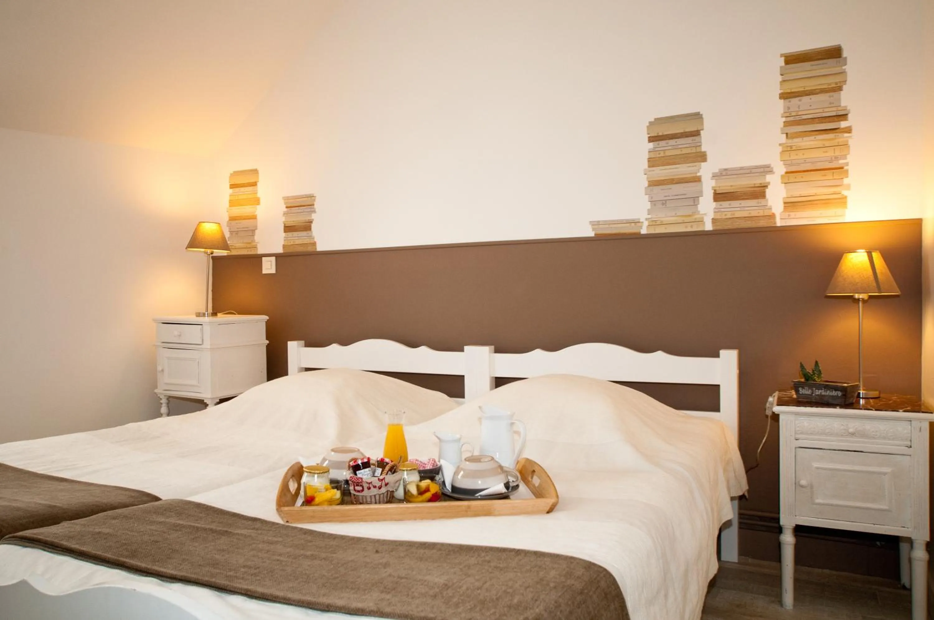 Photo of the whole room in hotel de la plage