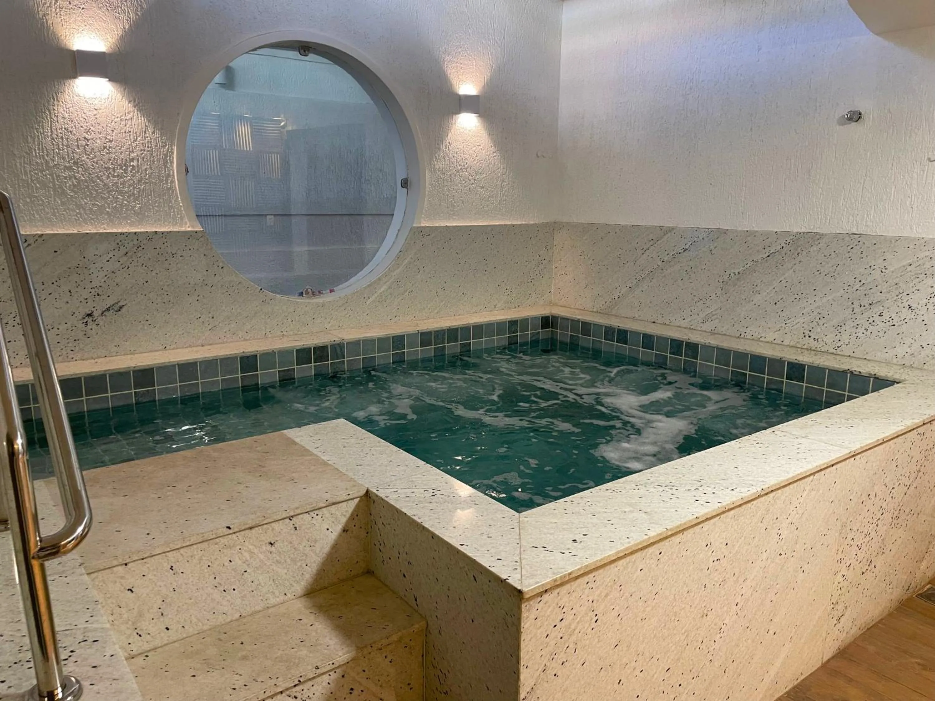 Hot Tub in Panorama Tower Hotel