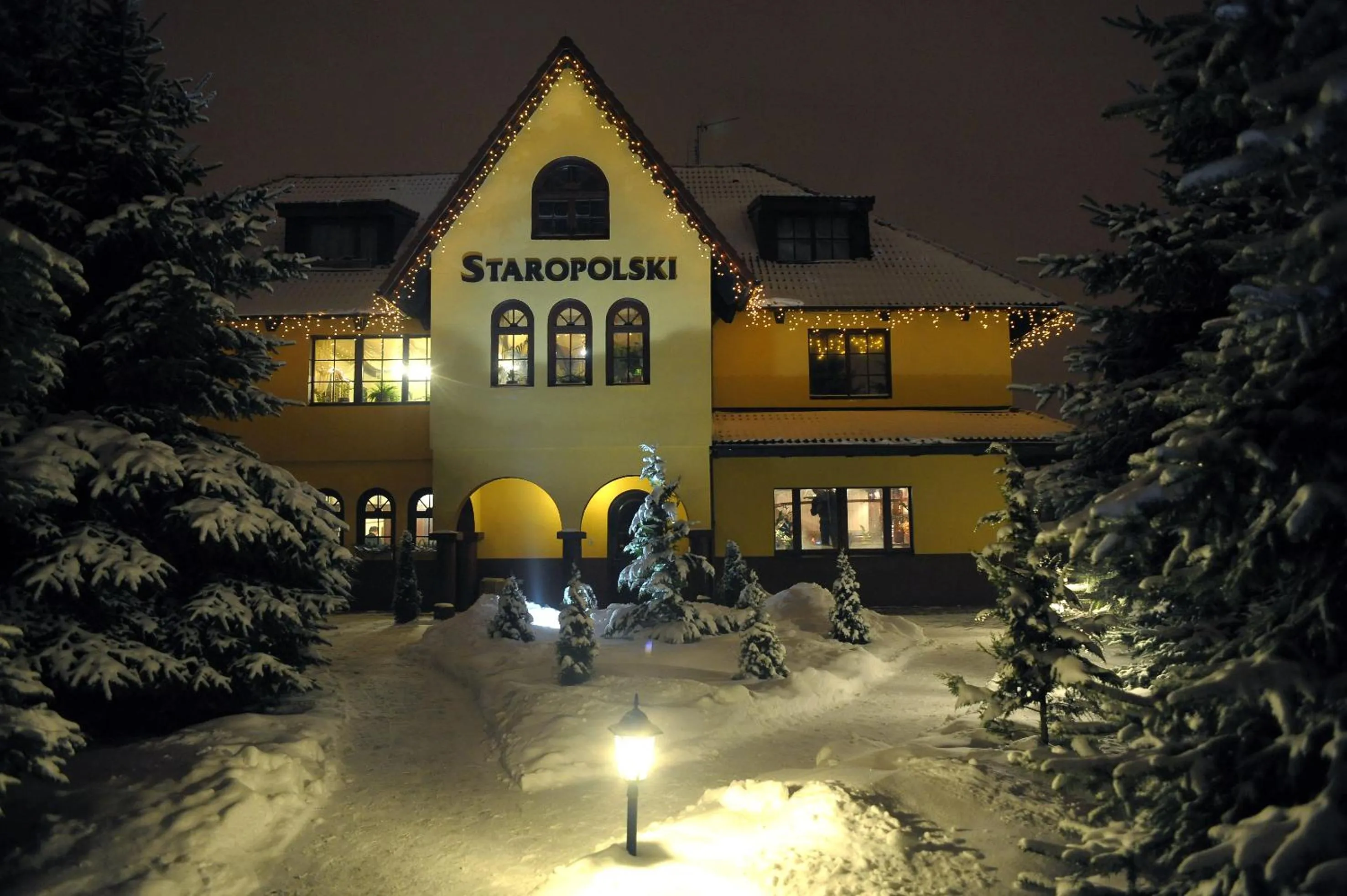 Property building in Dworek staropolski