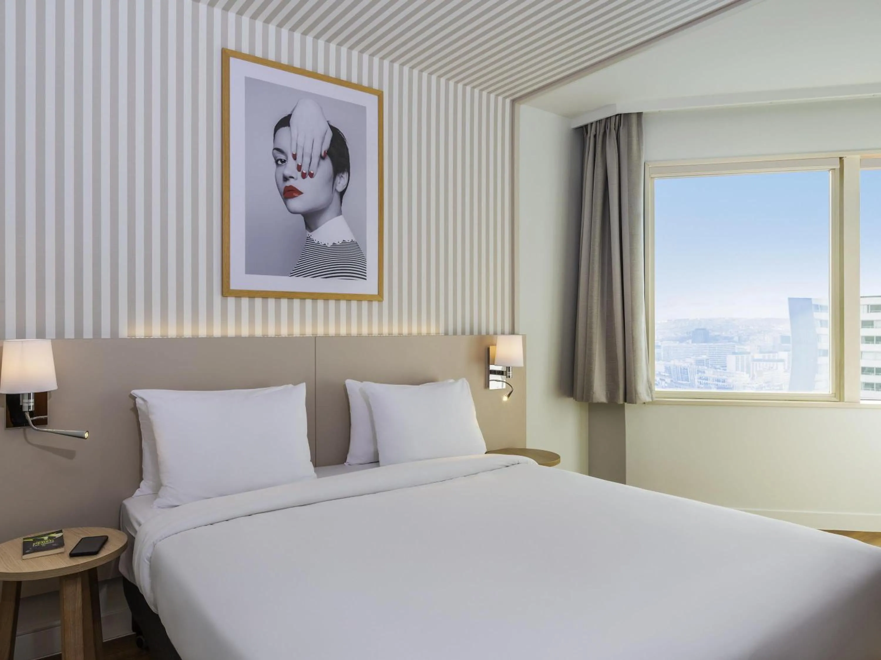 Bedroom, Bed in Aparthotel Adagio Paris Centre Tour Eiffel