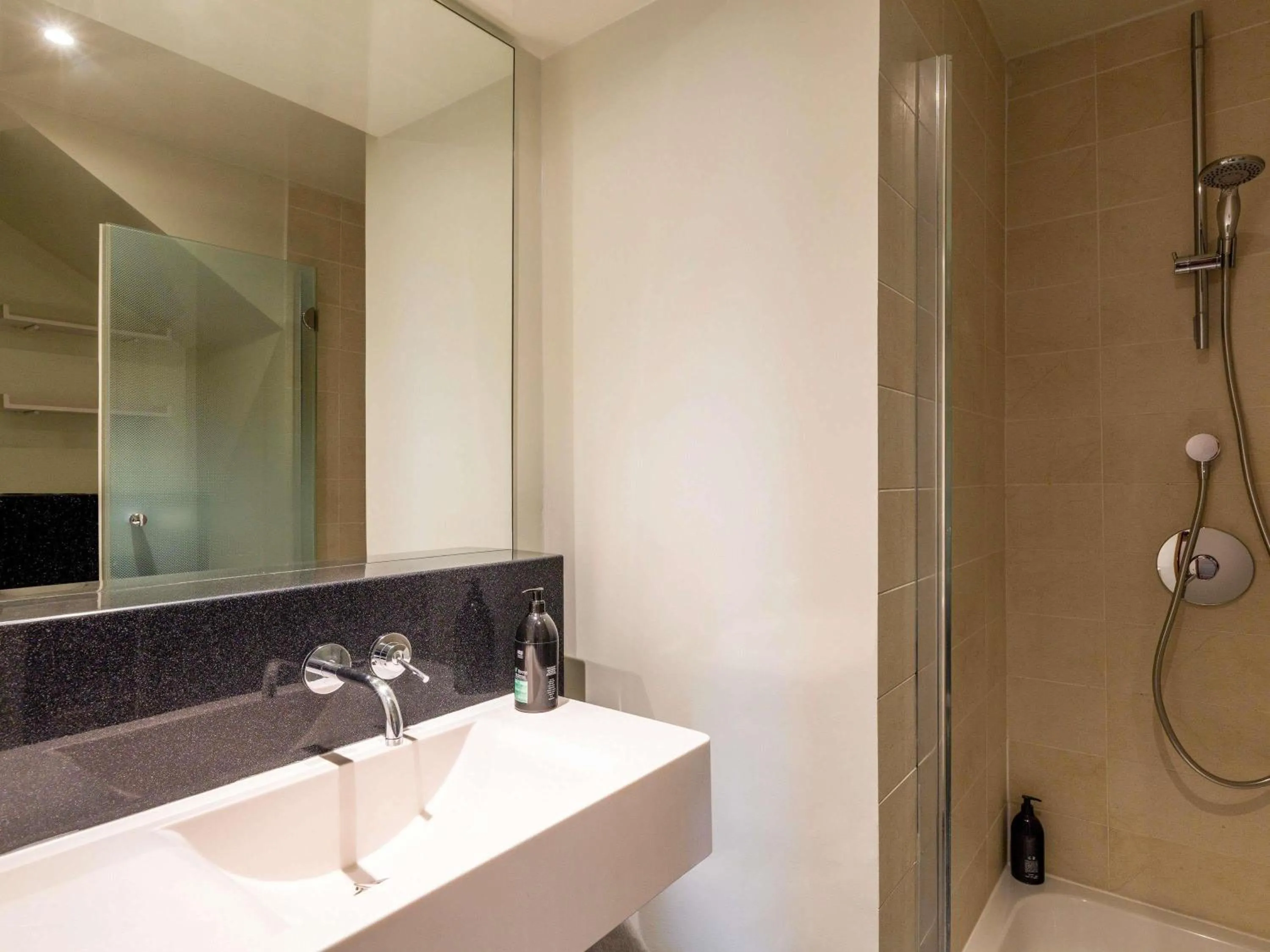 Bedroom in Aparthotel Adagio Paris Centre Tour Eiffel