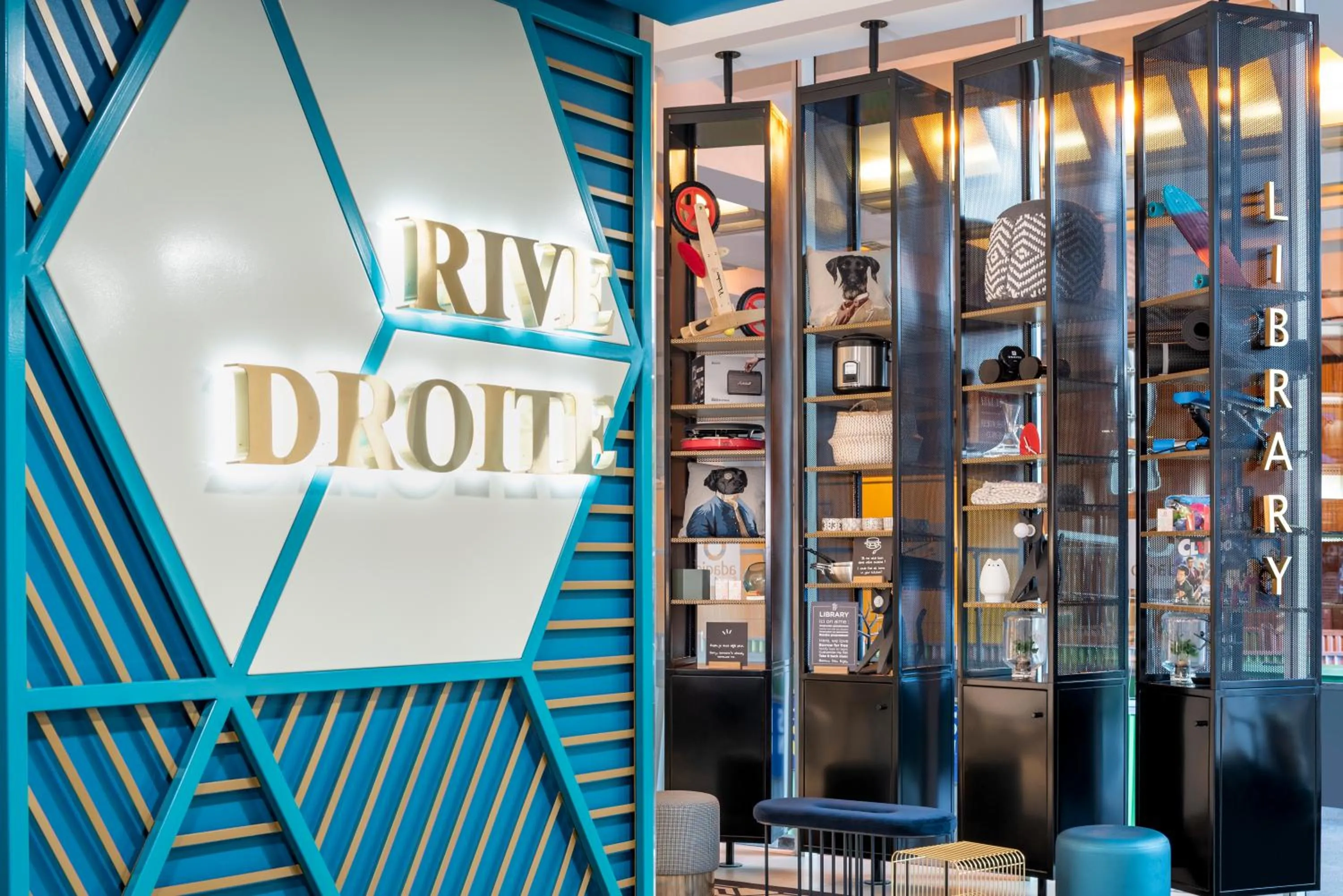 Library in Aparthotel Adagio Paris Centre Tour Eiffel