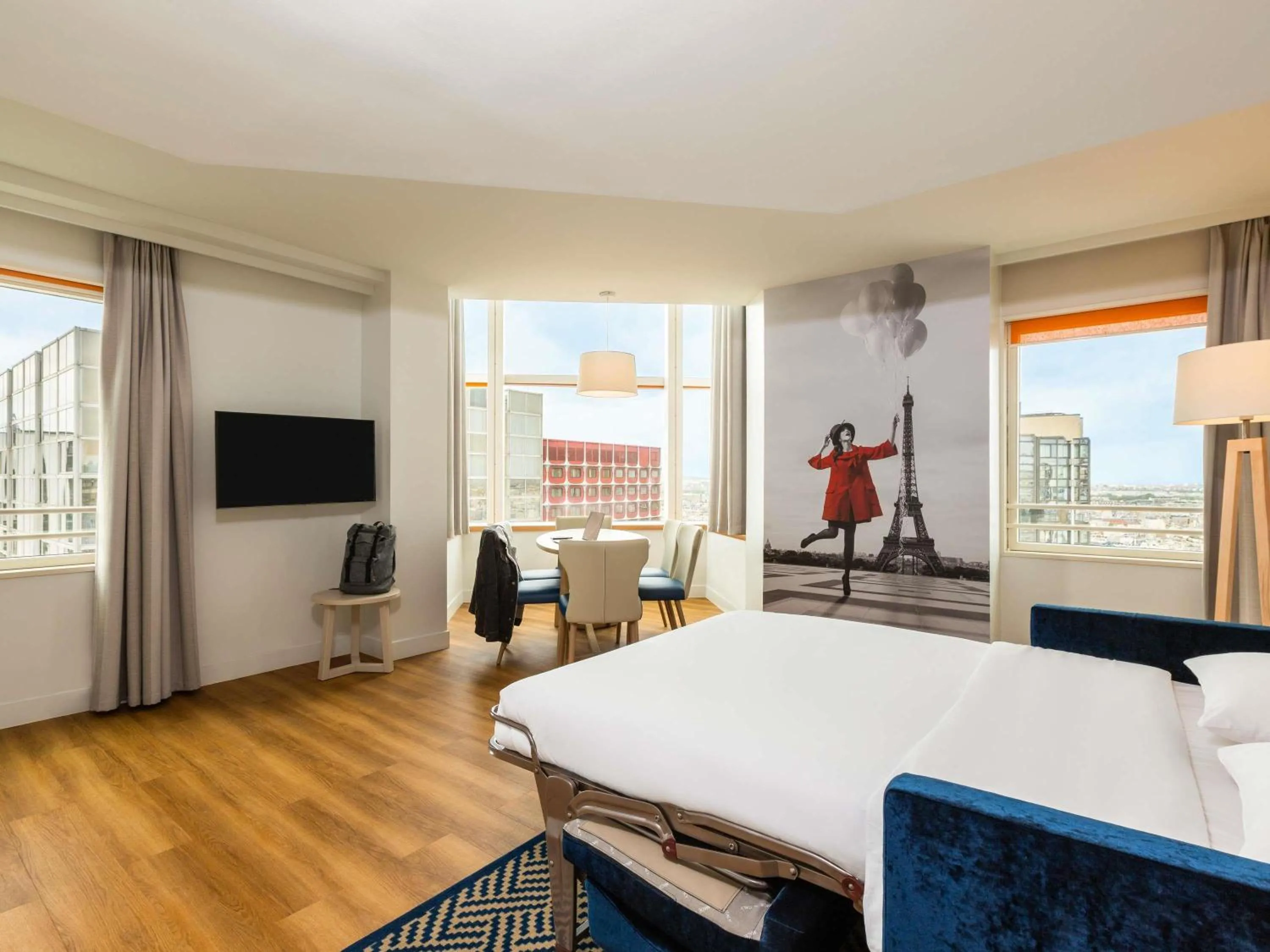 Bedroom, Bed in Aparthotel Adagio Paris Centre Tour Eiffel