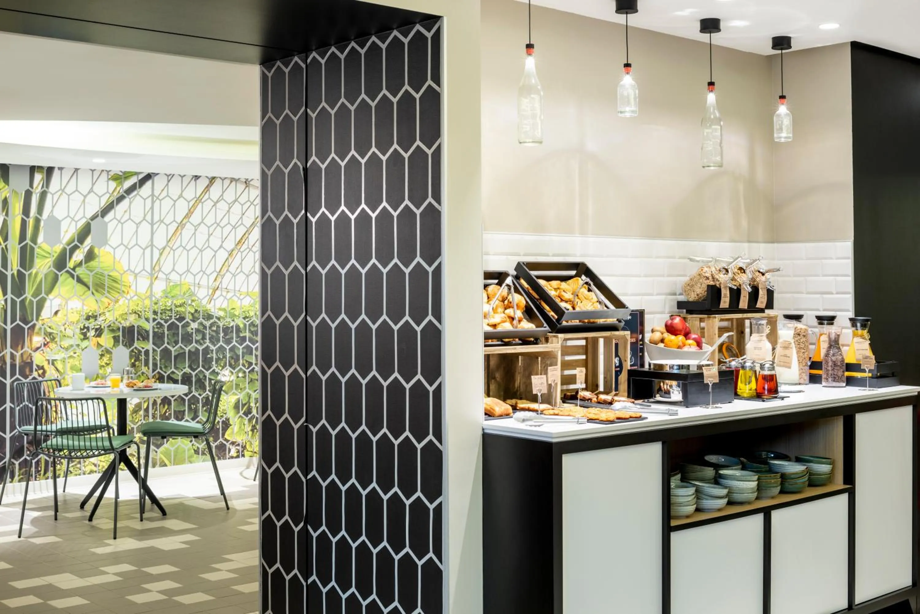 Breakfast in Aparthotel Adagio Paris Centre Tour Eiffel