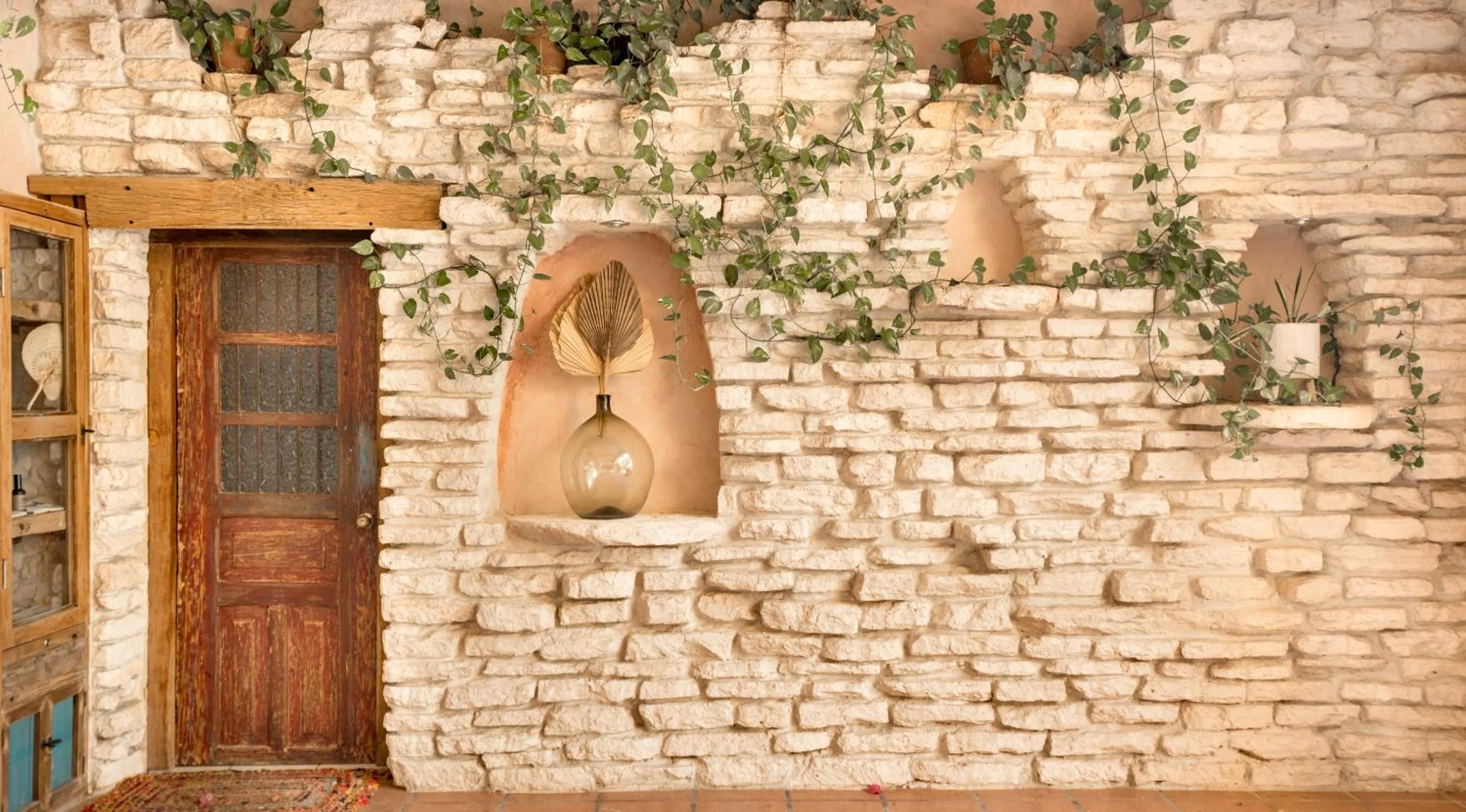 Property building in Hotel Casa Colibri