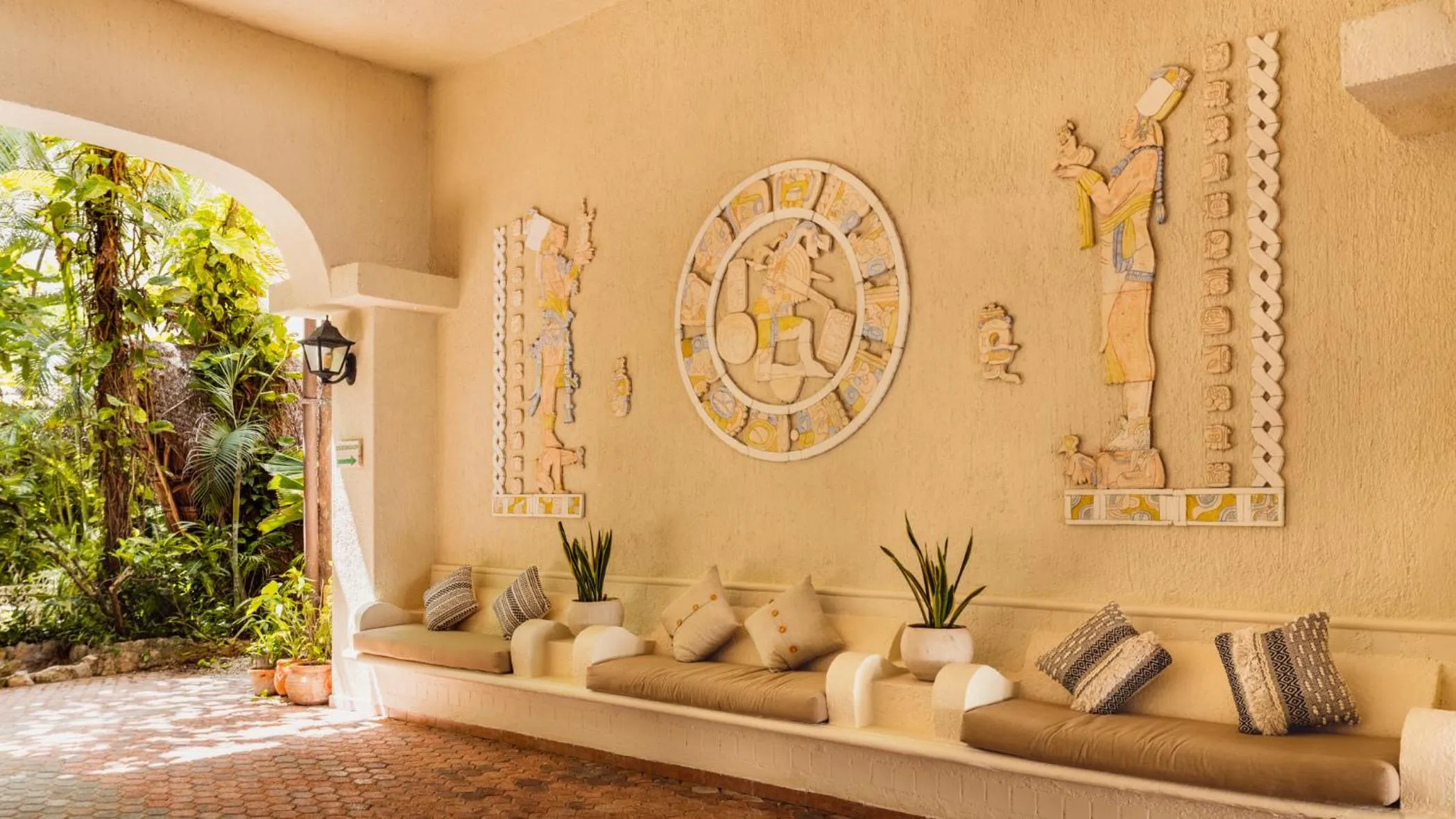 Property building in Hotel Casa Colibri