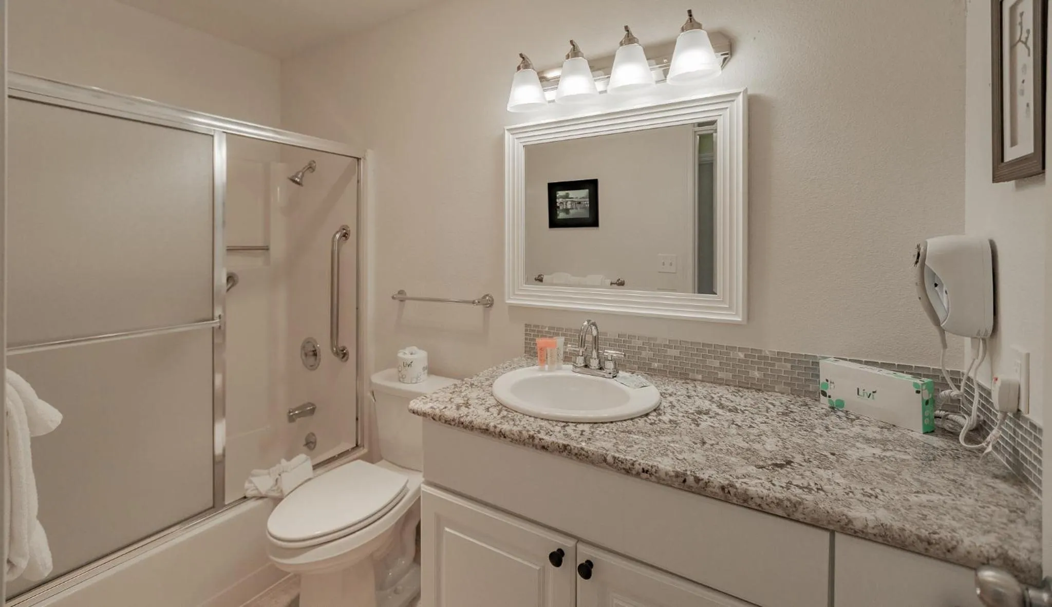Bathroom in Embarcadero Resort
