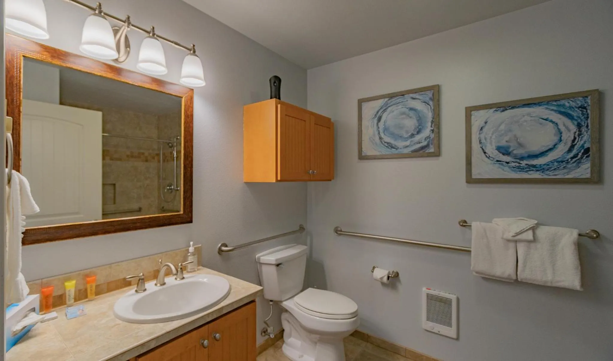 Bathroom in Embarcadero Resort