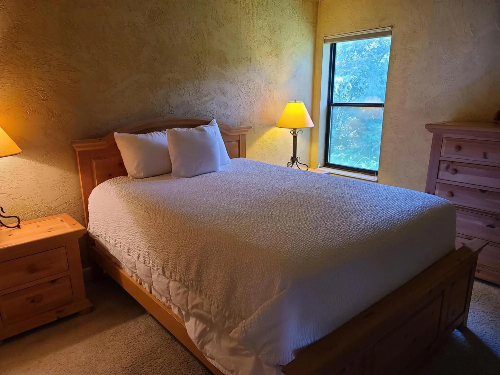 Bedroom, Bed in Embarcadero Resort