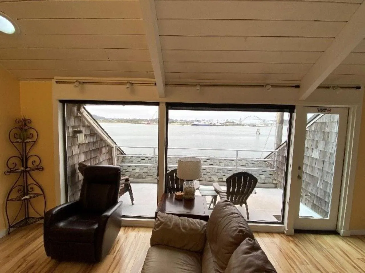 Living room in Embarcadero Resort